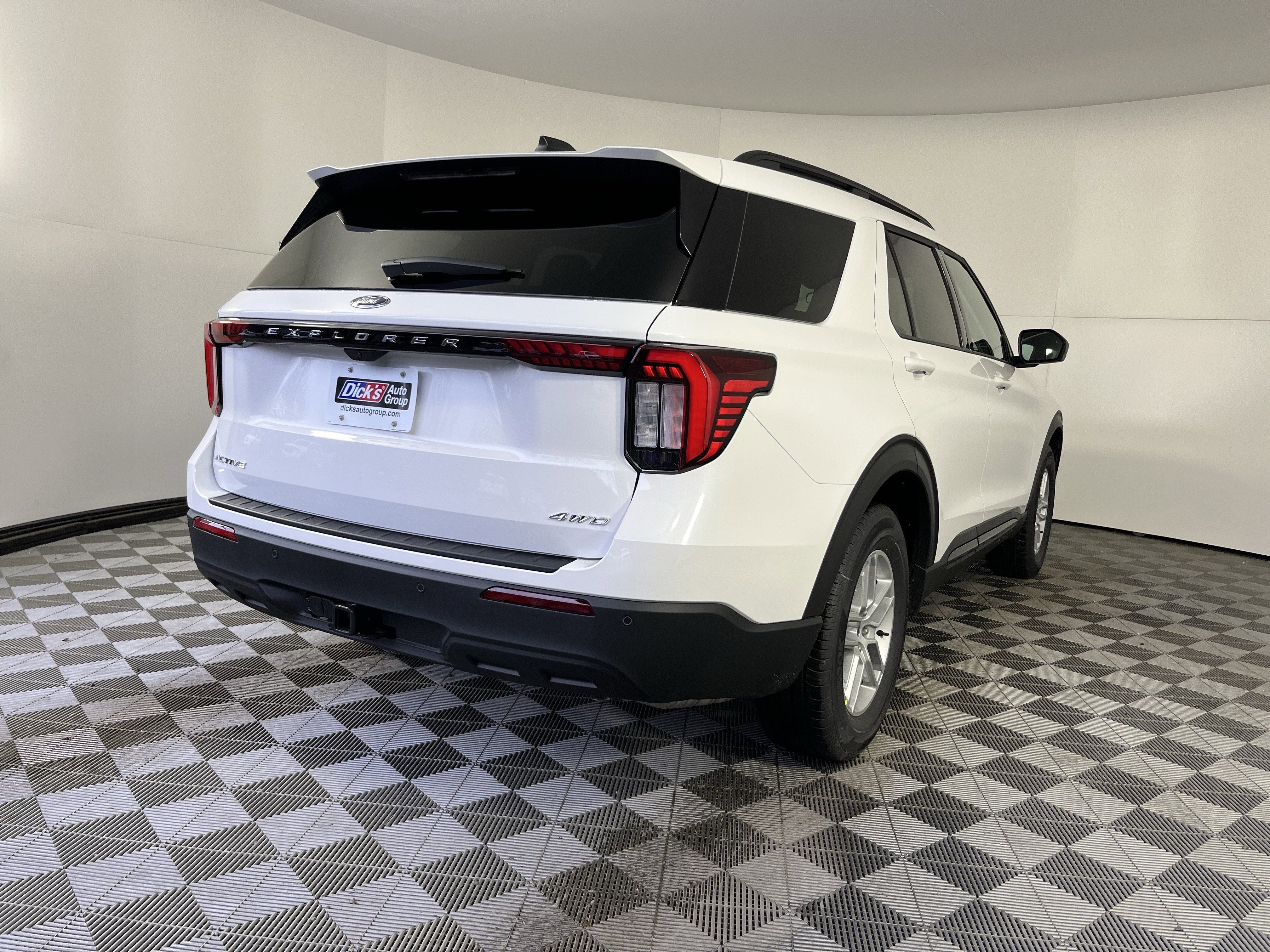 2026 Ford Explorer Active w/100A Pkg 4WD