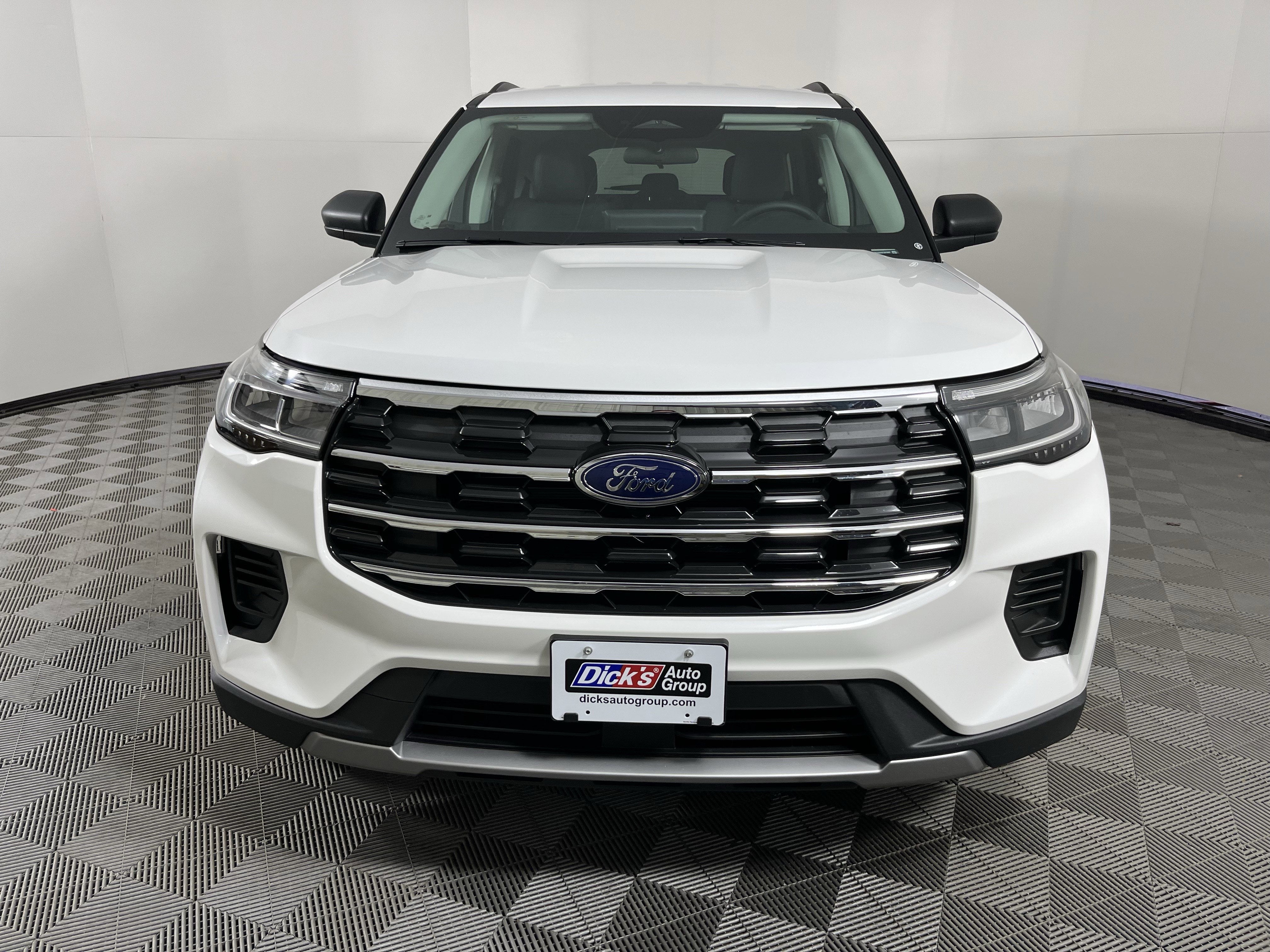 2026 Ford Explorer Active w/100A Pkg 4WD