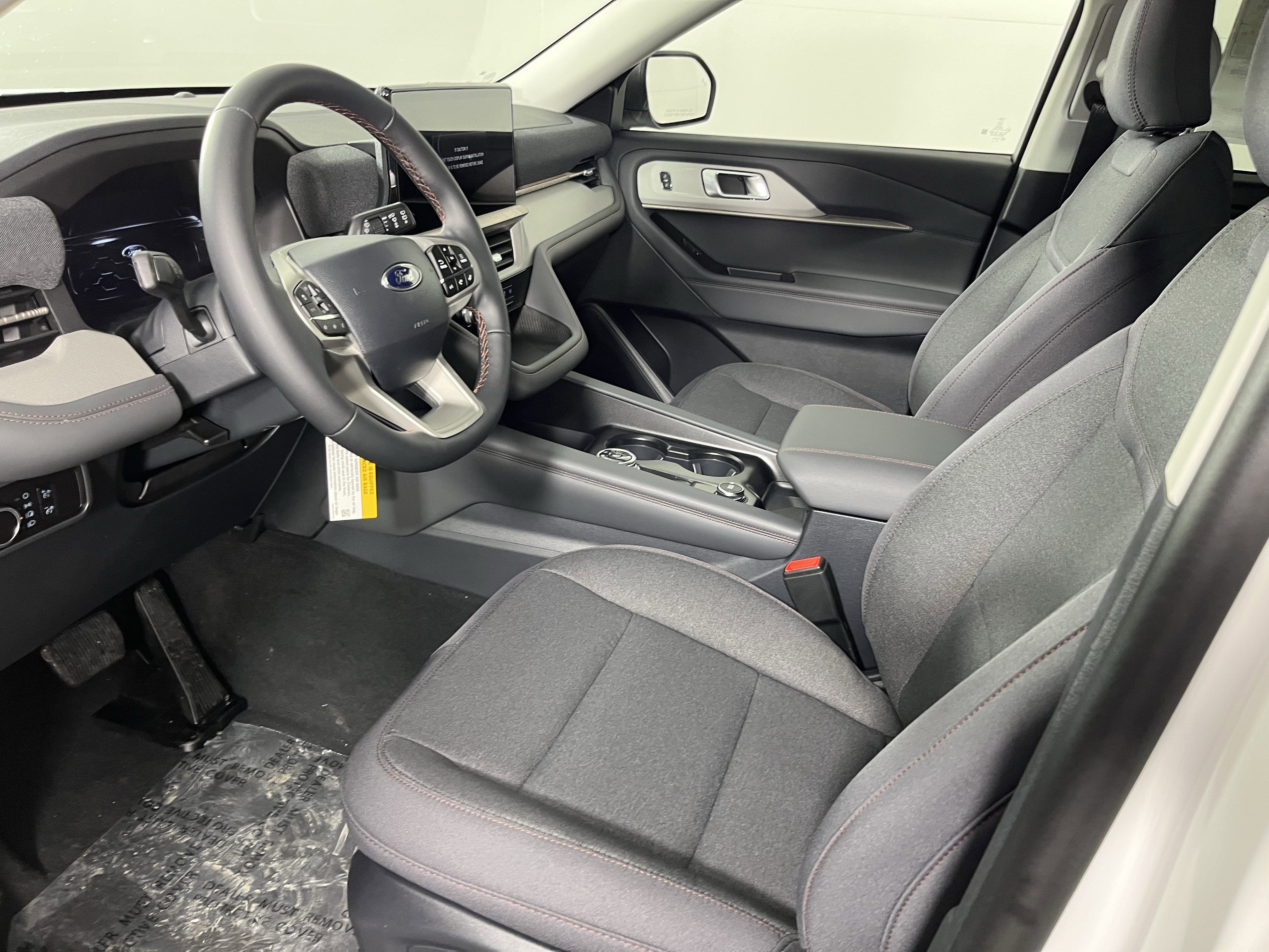 2026 Ford Explorer Active w/100A Pkg 4WD