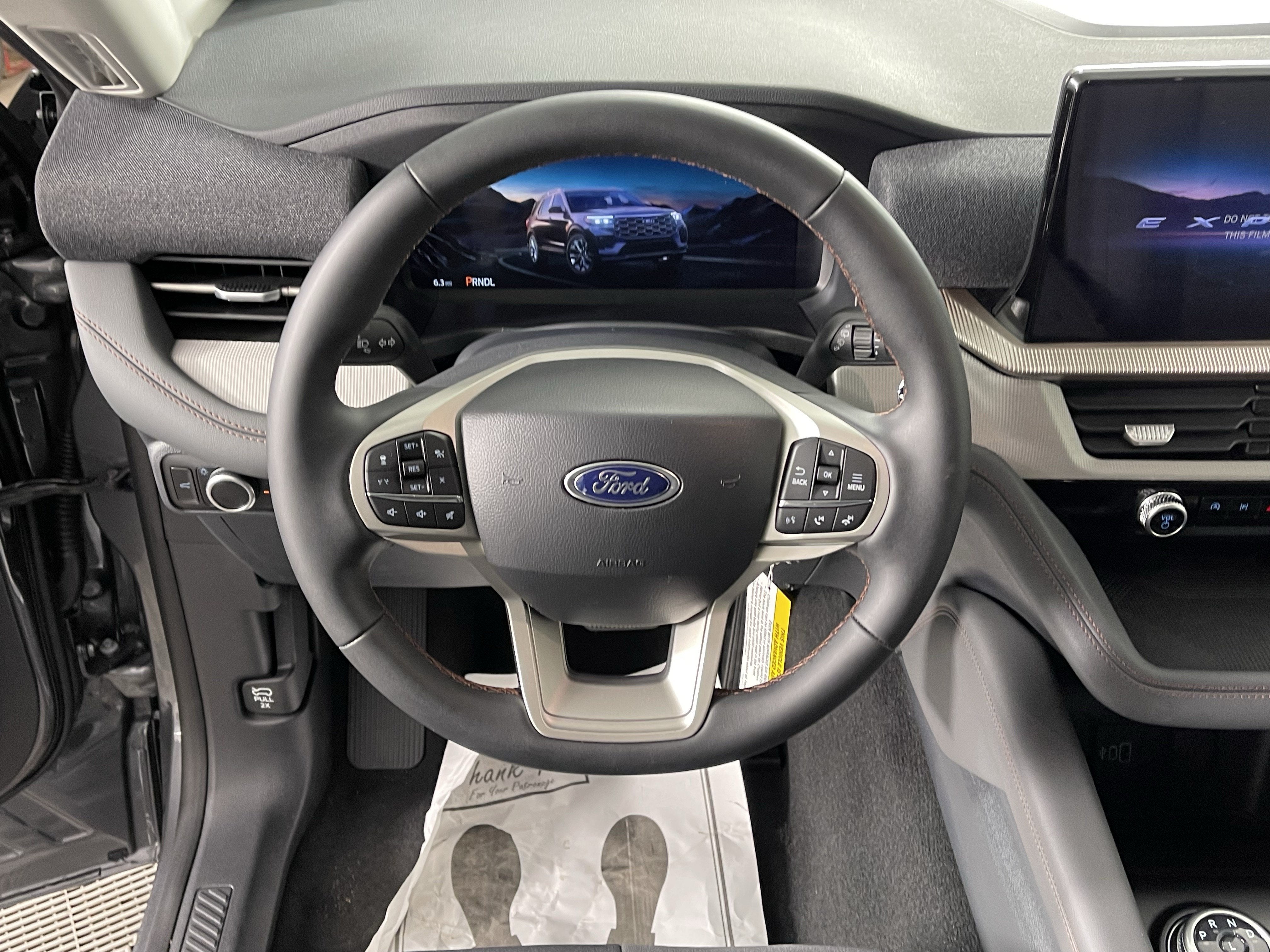 2026 Ford Explorer Active w/100A Pkg 4WD