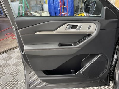 2026 Ford Explorer Active w/100A Pkg 4WD