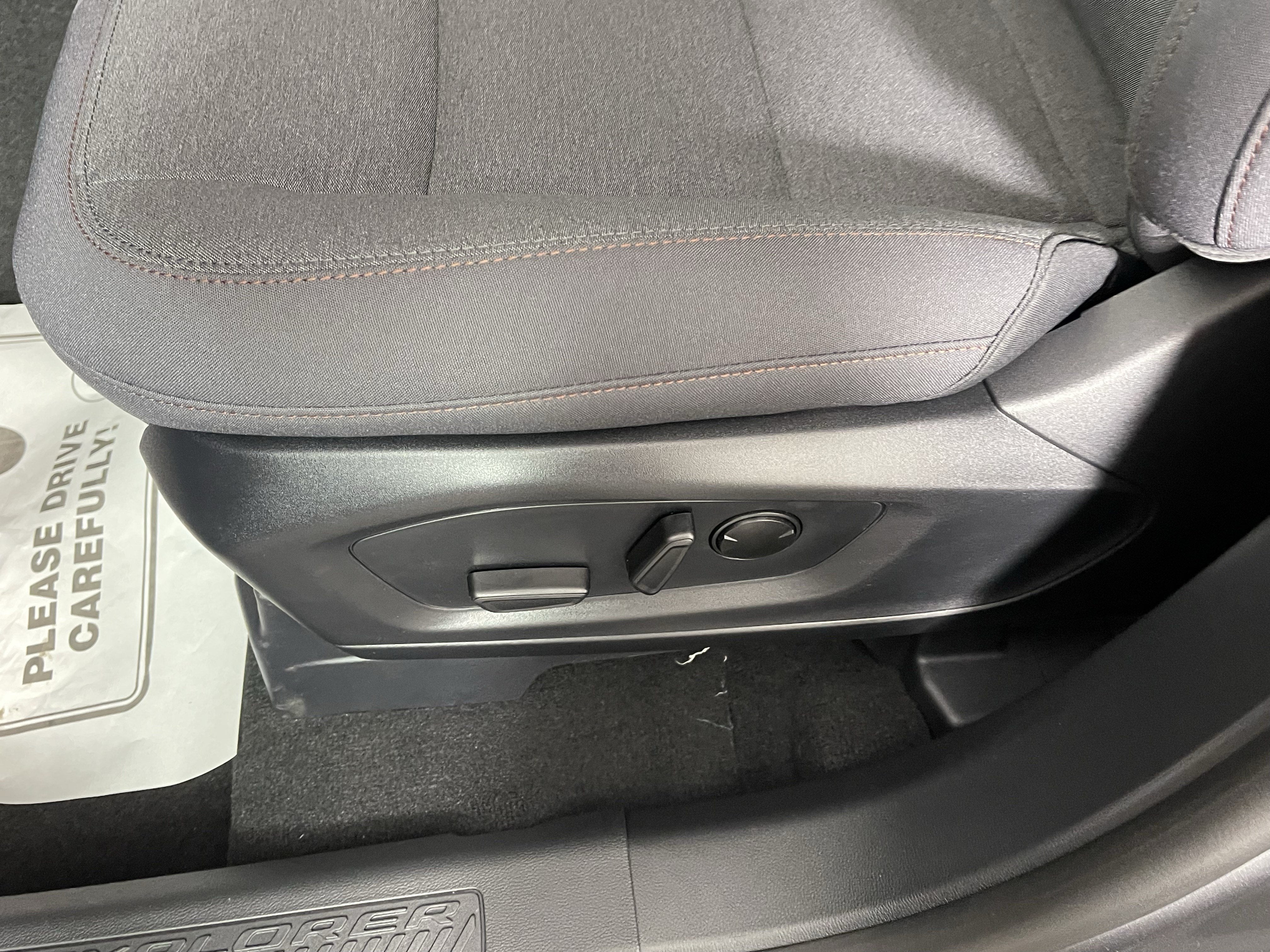 2026 Ford Explorer Active w/100A Pkg 4WD