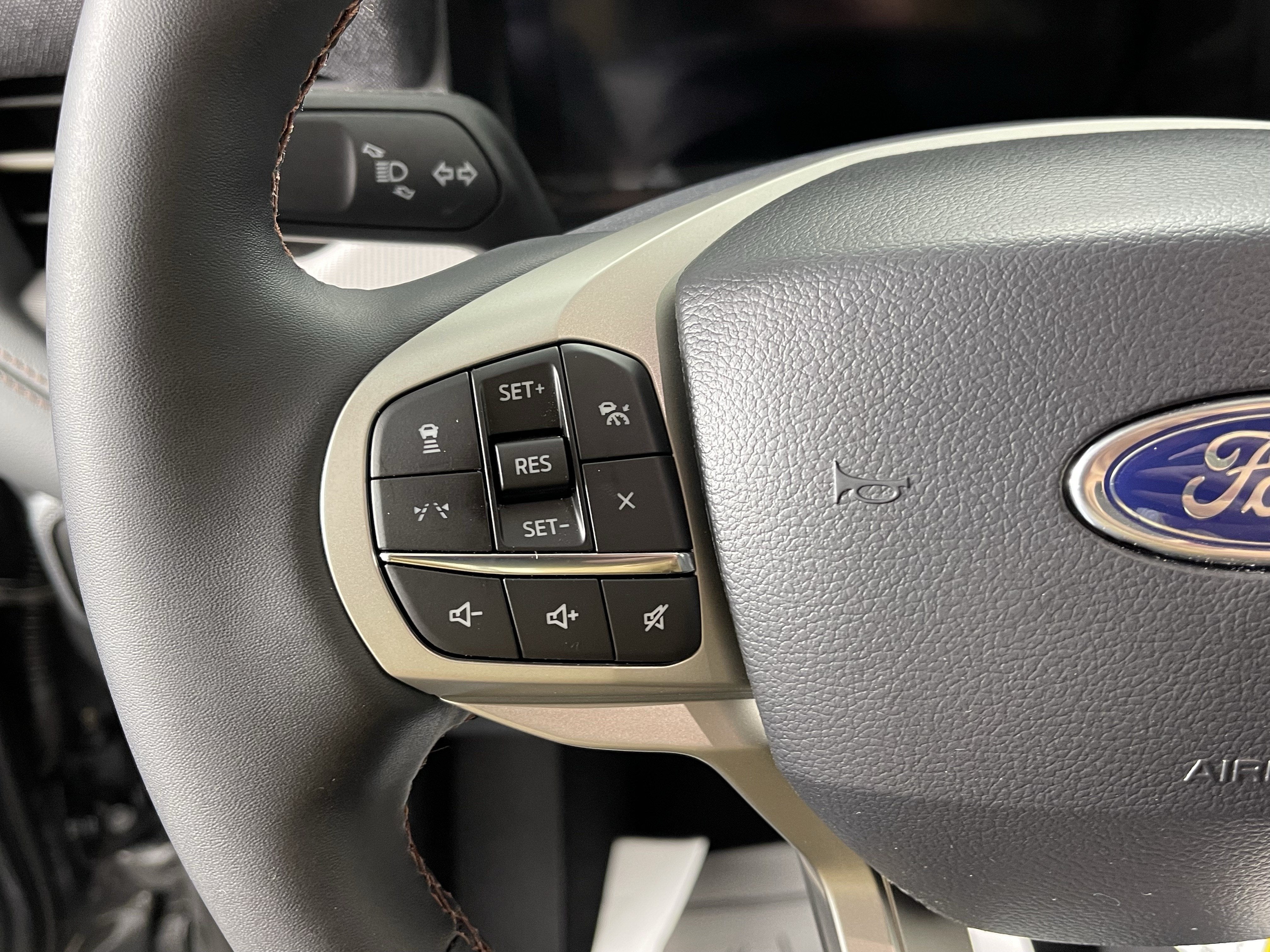 2026 Ford Explorer Active w/100A Pkg 4WD