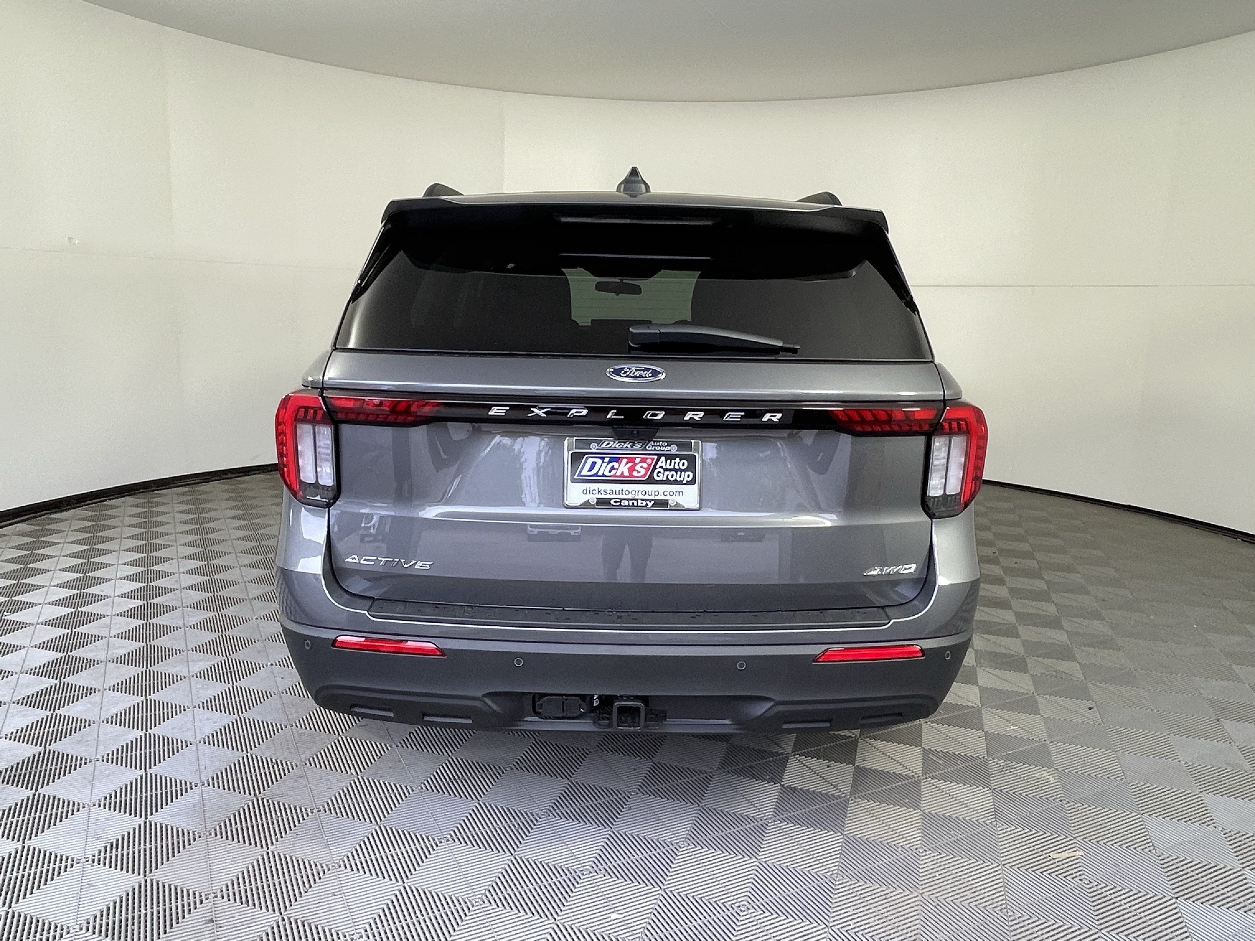 2026 Ford Explorer Active w/100A Pkg 4WD