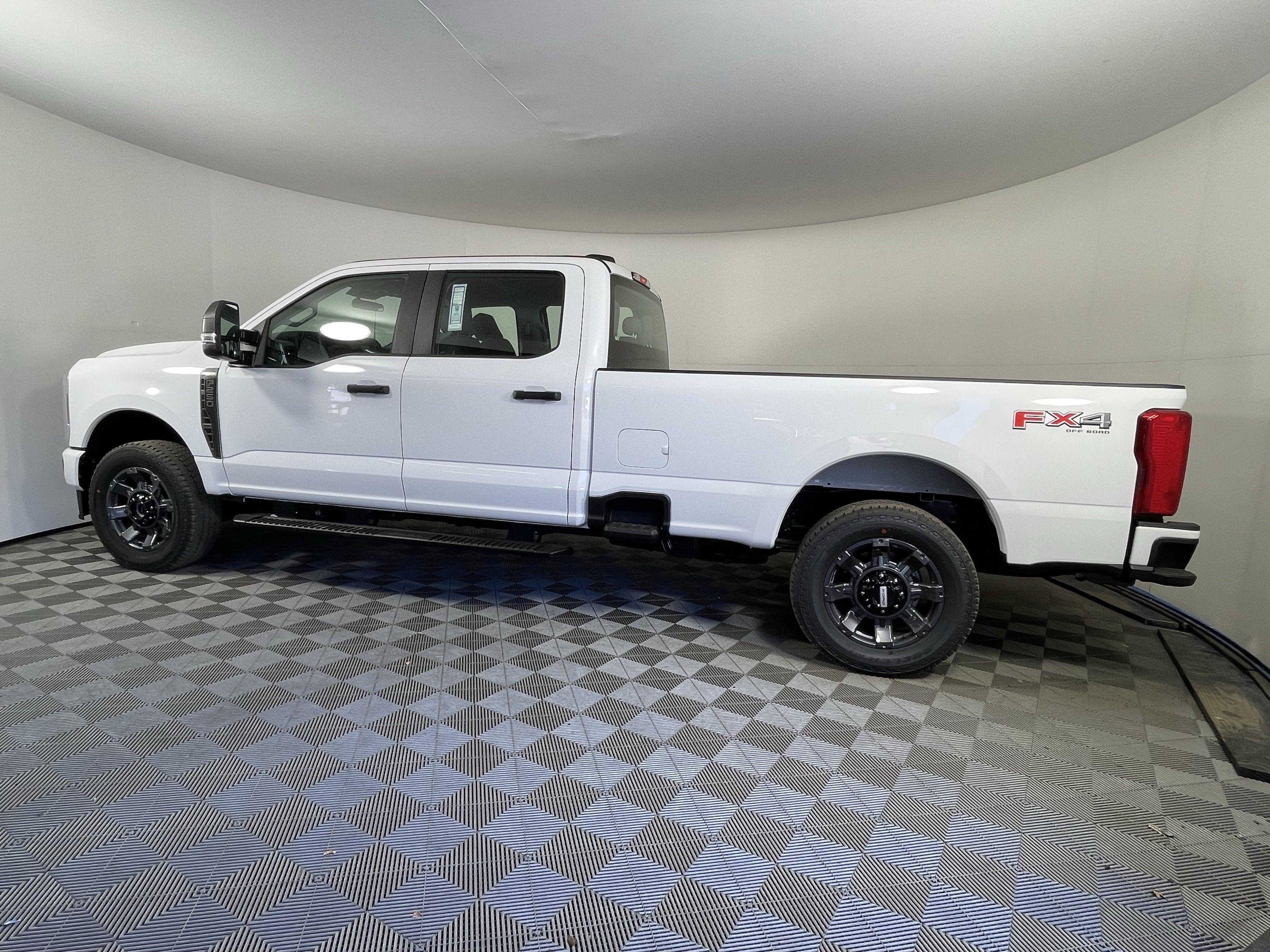 2026 Ford Super Duty F-250 SRW XL 4WD Crew Cab 8' Box