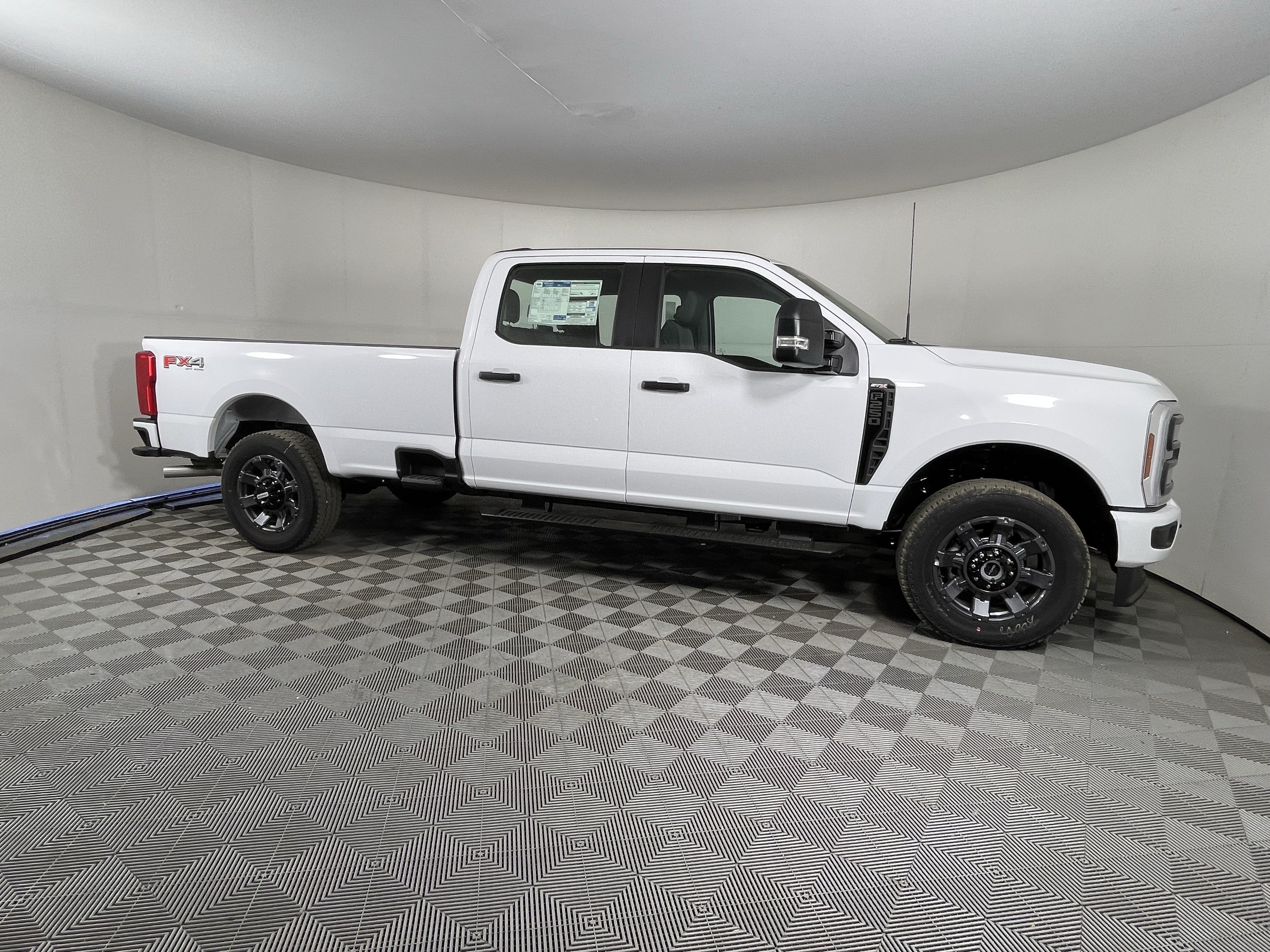 2026 Ford Super Duty F-250 SRW XL 4WD Crew Cab 8' Box