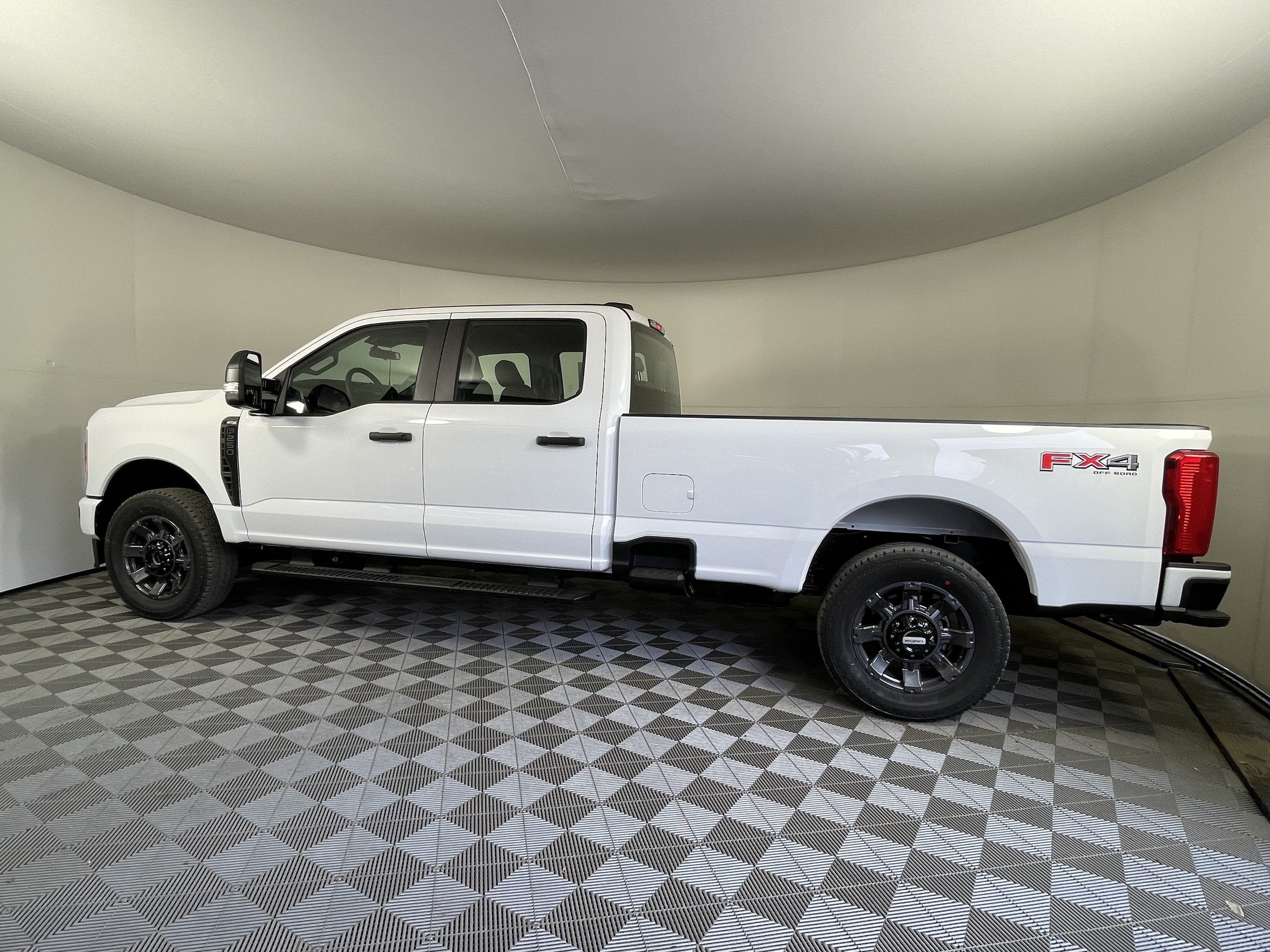 2026 Ford Super Duty F-250 SRW XL 4WD Crew Cab 8' Box