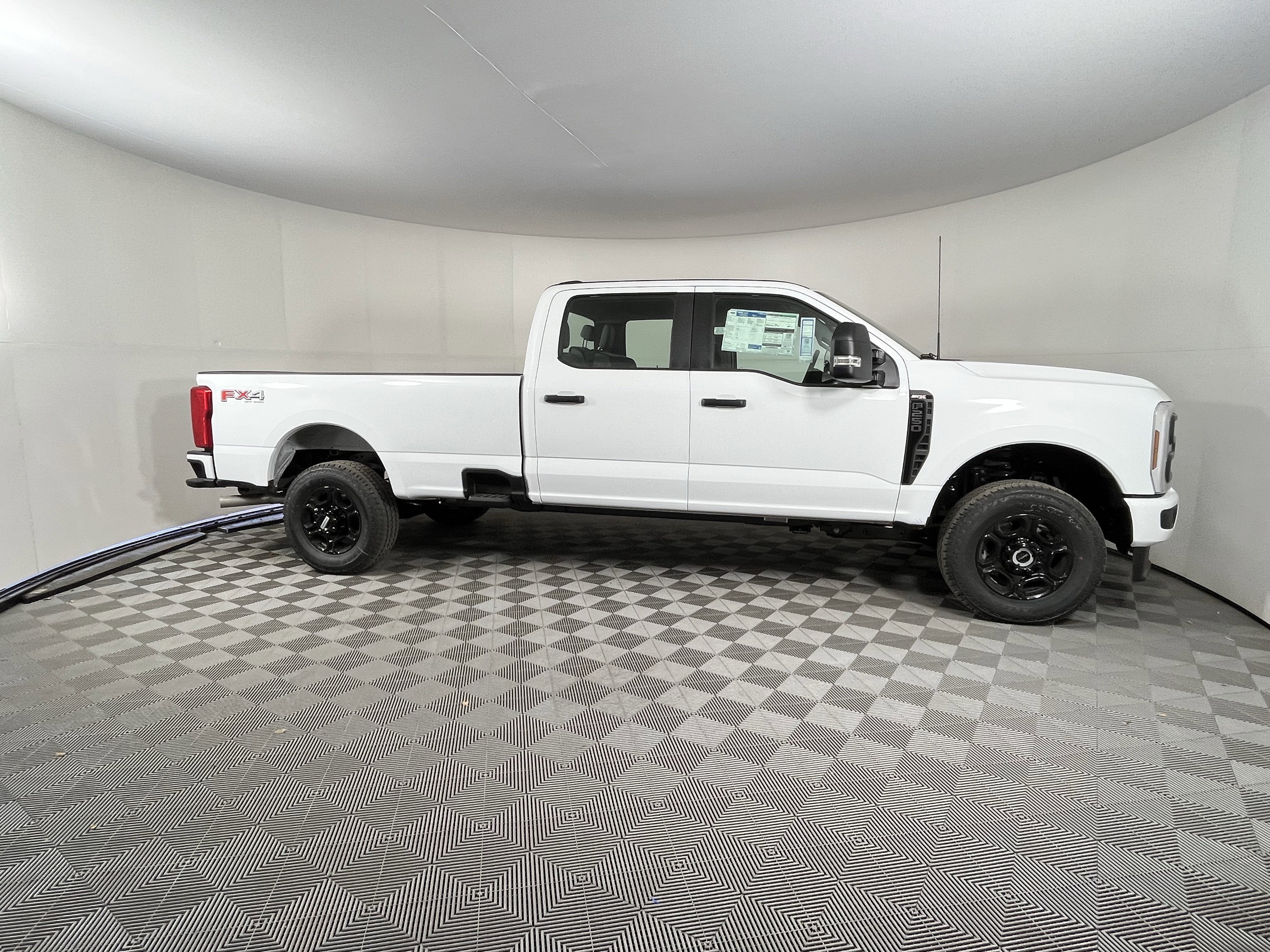 2026 Ford Super Duty F-250 SRW XL 4WD Crew Cab 6.75' Box