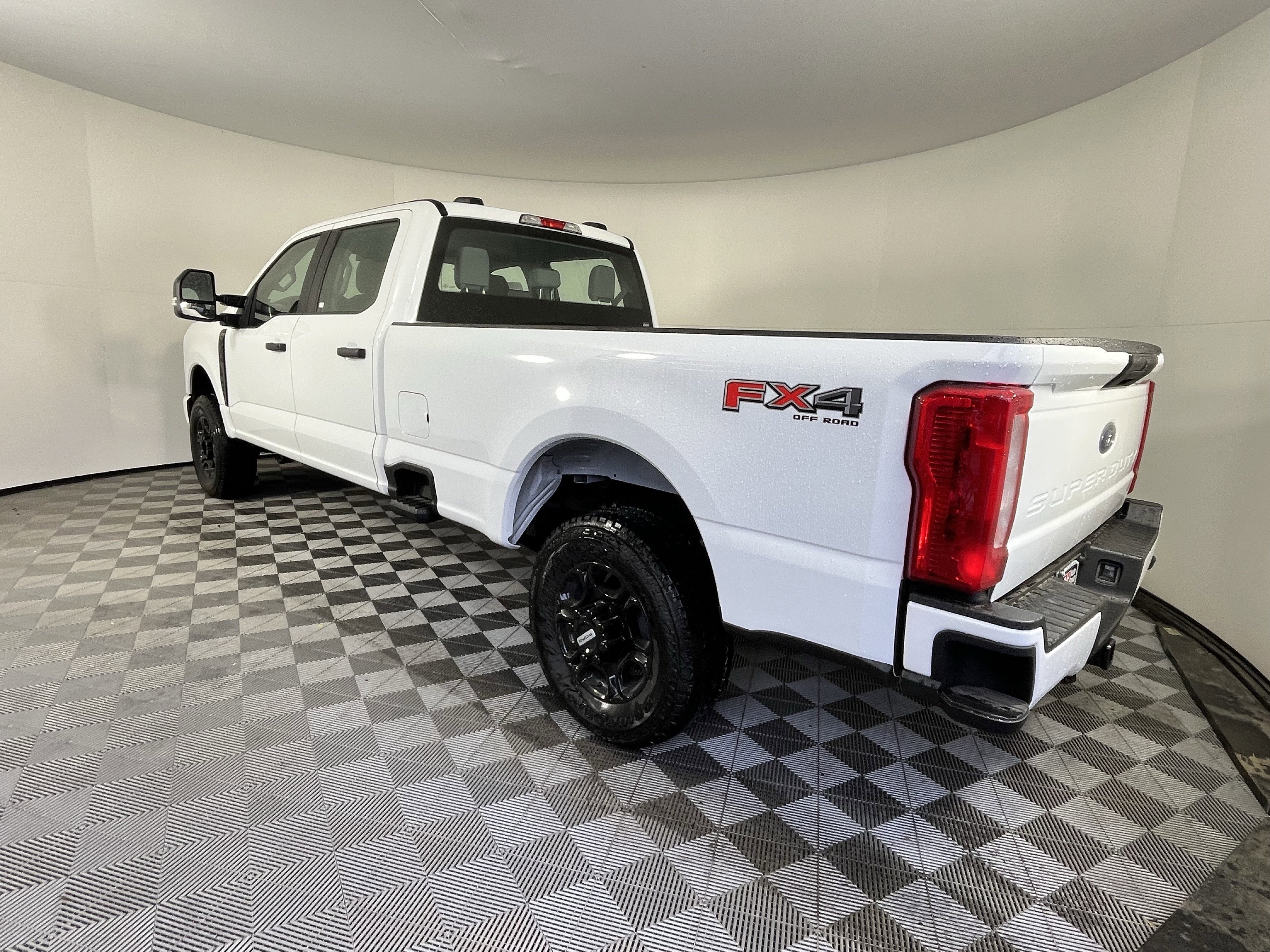 2026 Ford Super Duty F-250 SRW XL 4WD Crew Cab 6.75' Box