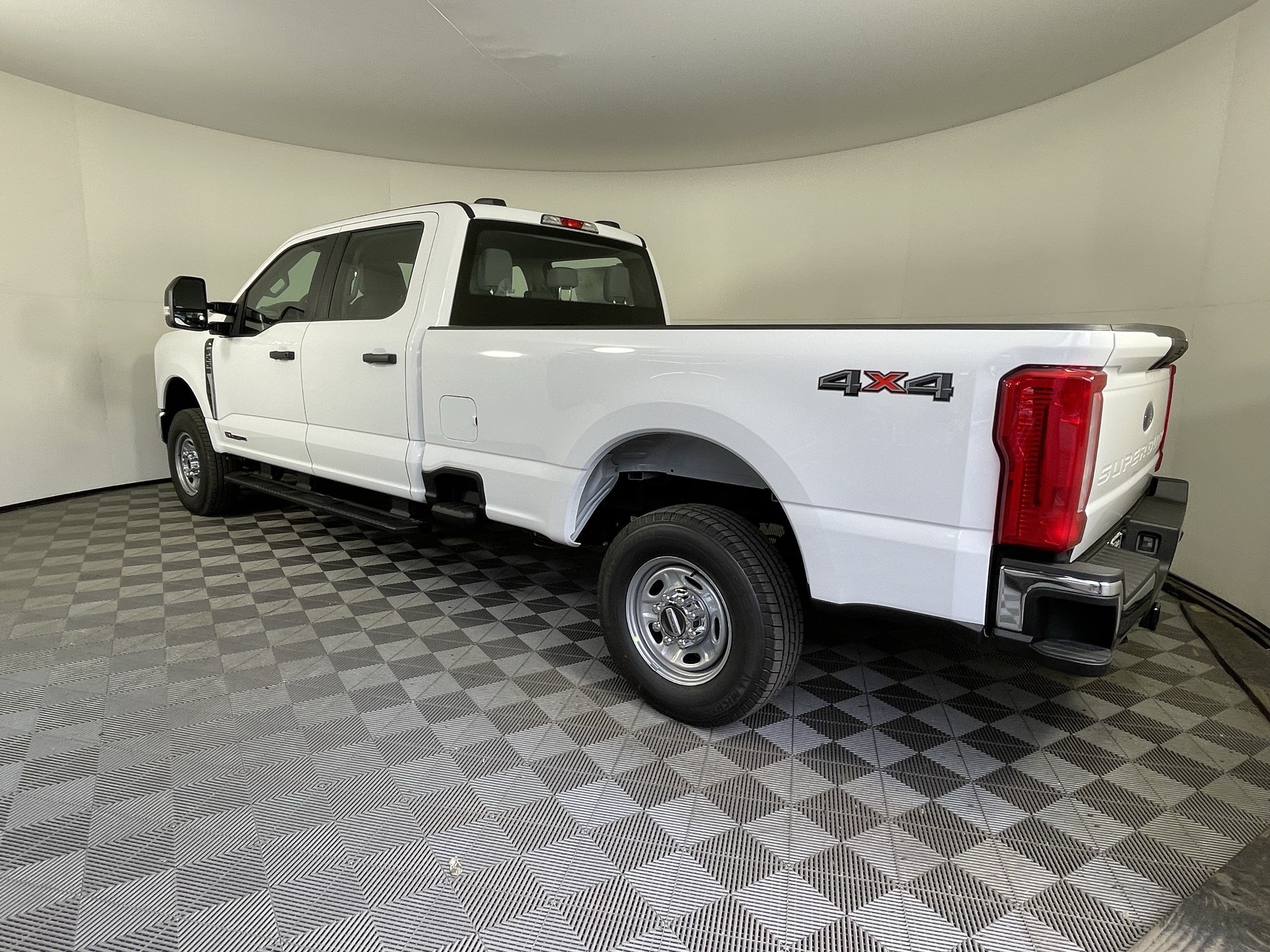 2026 Ford Super Duty F-250 SRW XL 4WD Crew Cab 6.75' Box