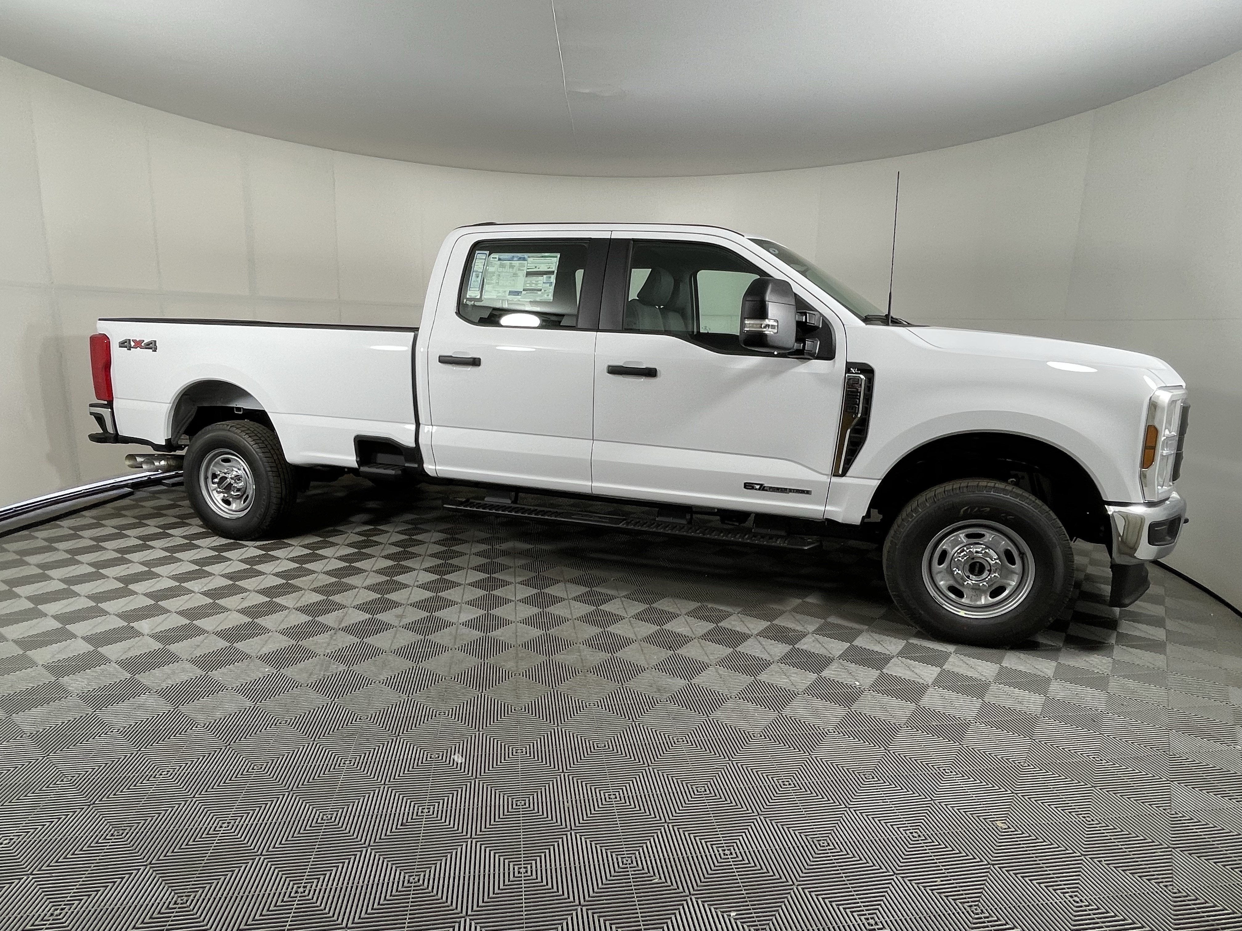 2026 Ford Super Duty F-250 SRW XL 4WD Crew Cab 6.75' Box