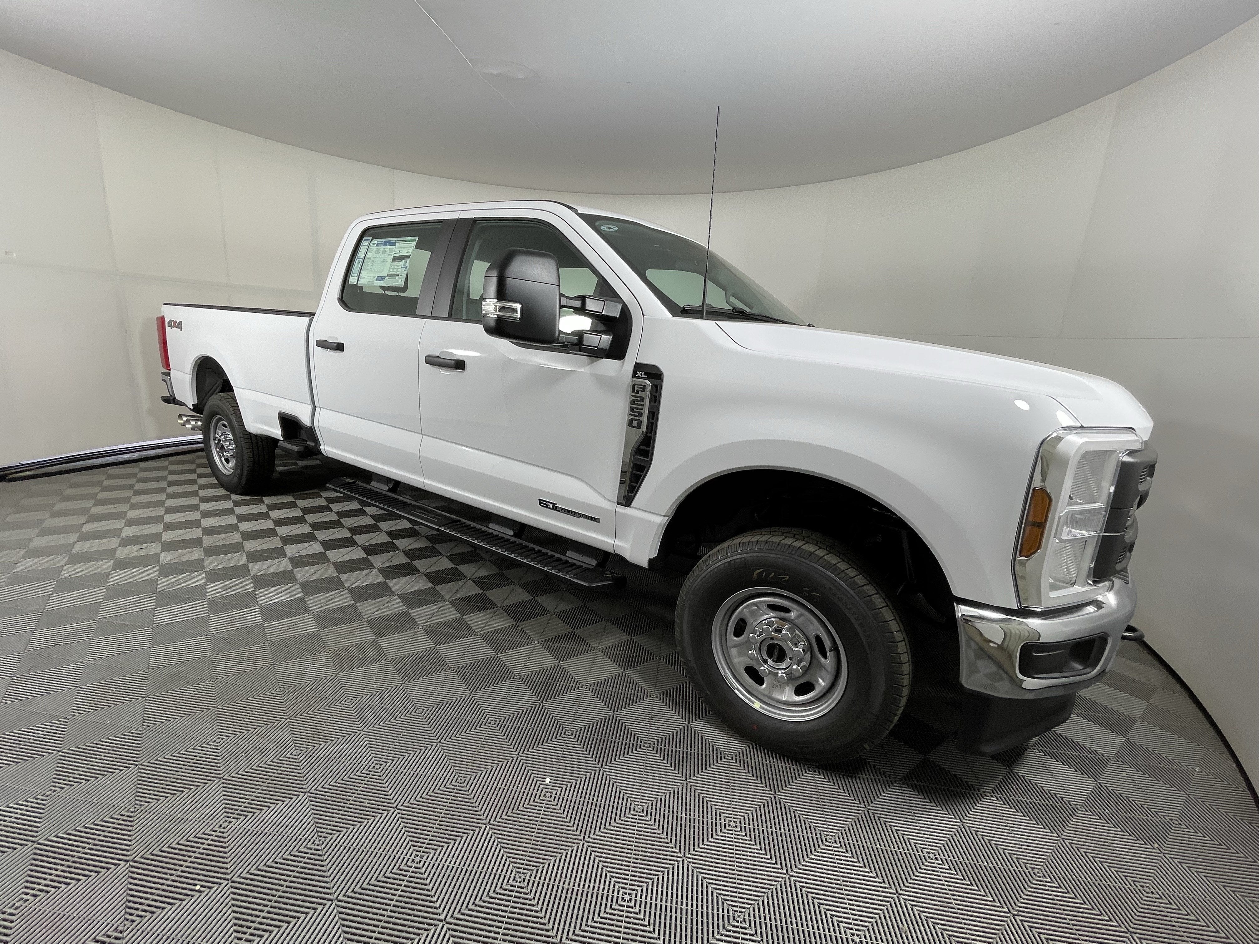 2026 Ford Super Duty F-250 SRW XL 4WD Crew Cab 6.75' Box