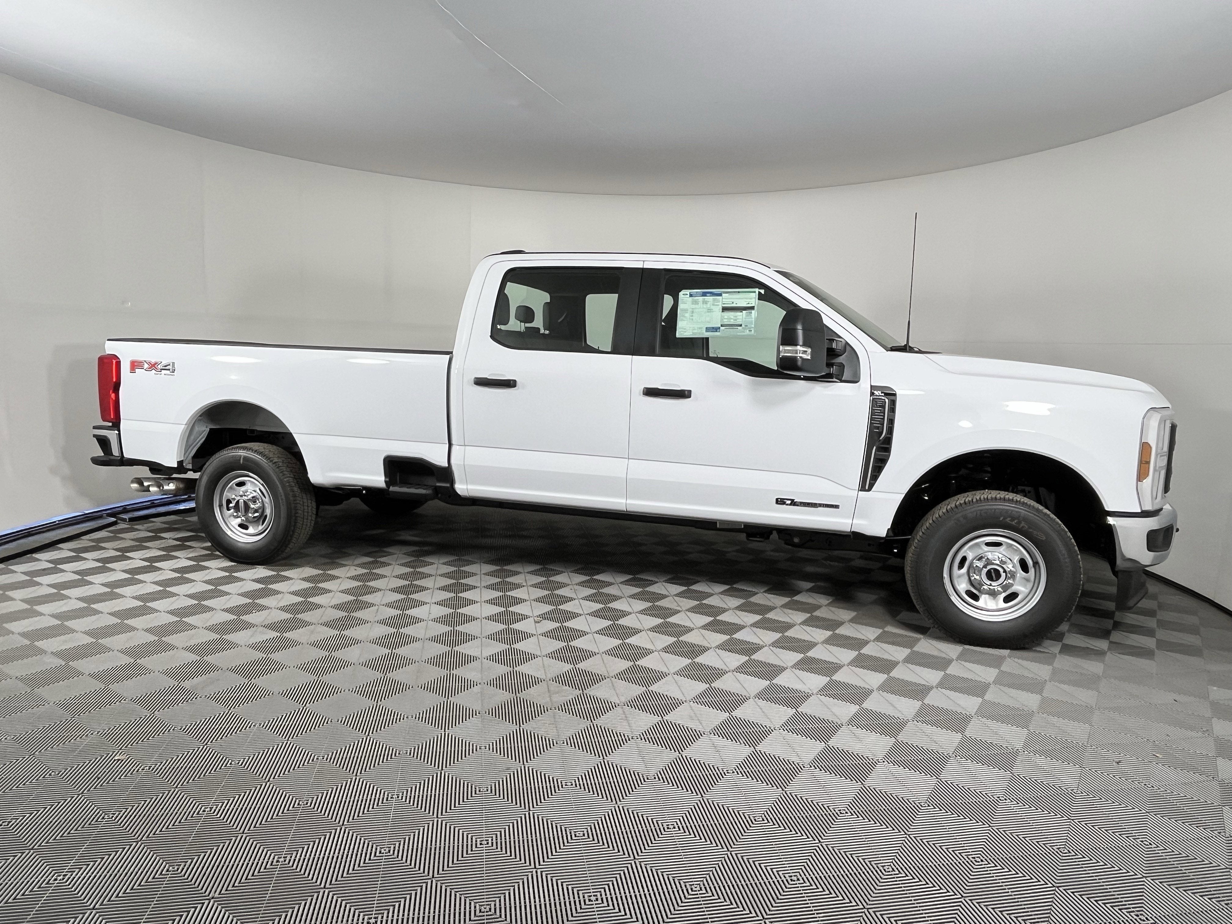 2026 Ford Super Duty F-250 SRW XL 4WD Crew Cab 6.75' Box
