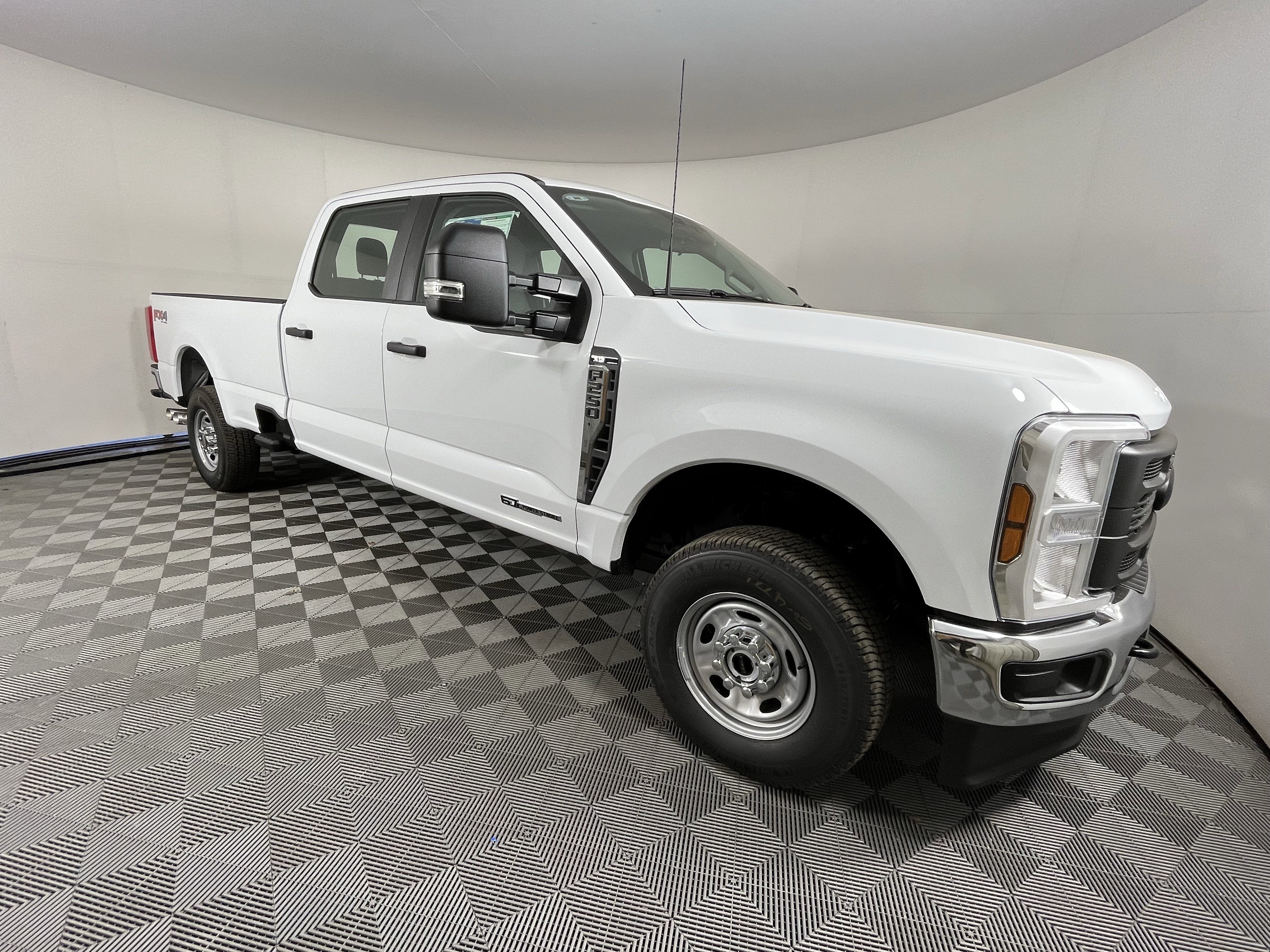 2026 Ford Super Duty F-250 SRW XL 4WD Crew Cab 6.75' Box