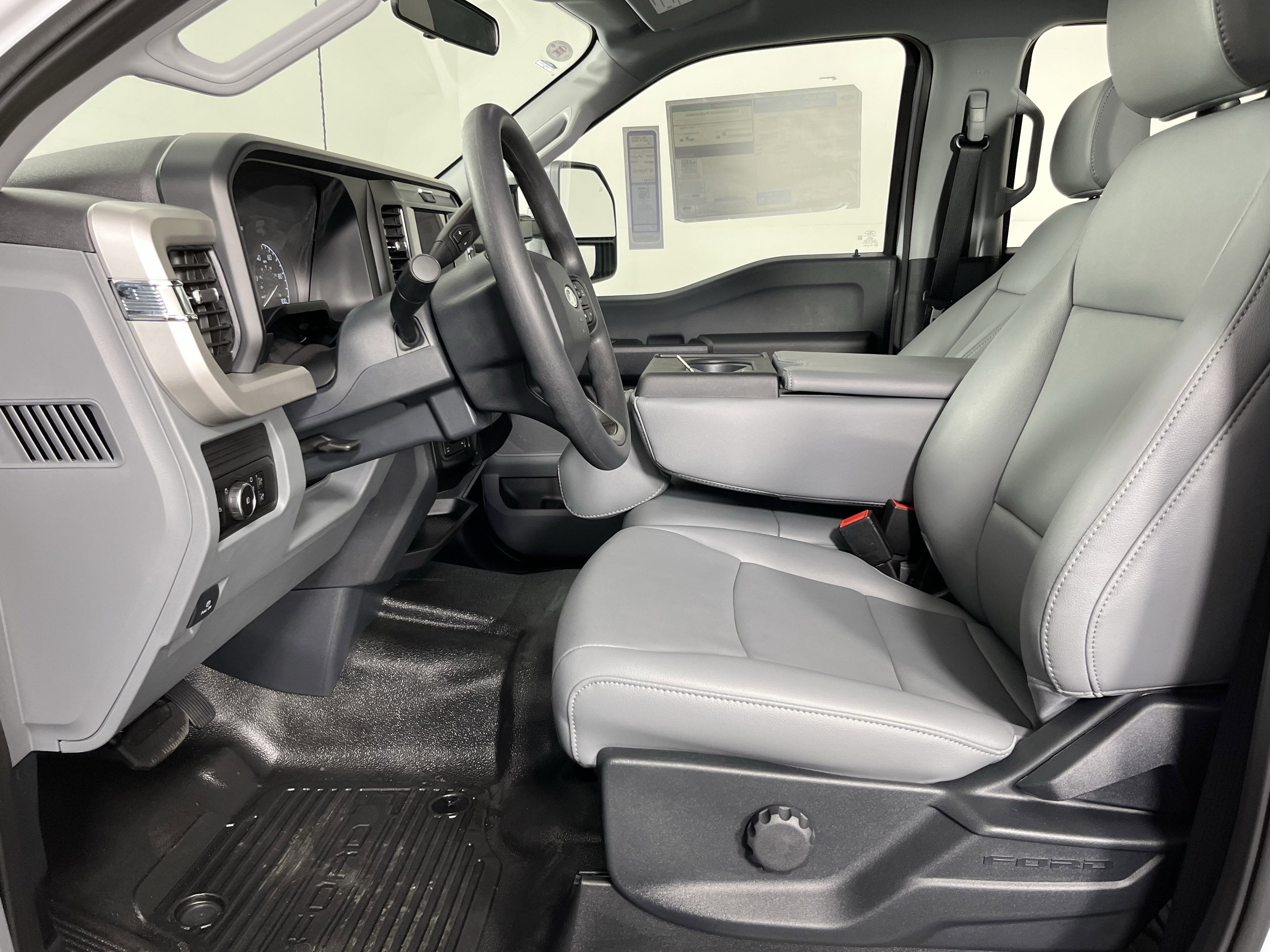 2026 Ford Super Duty F-250 SRW XL 4WD Crew Cab 6.75' Box