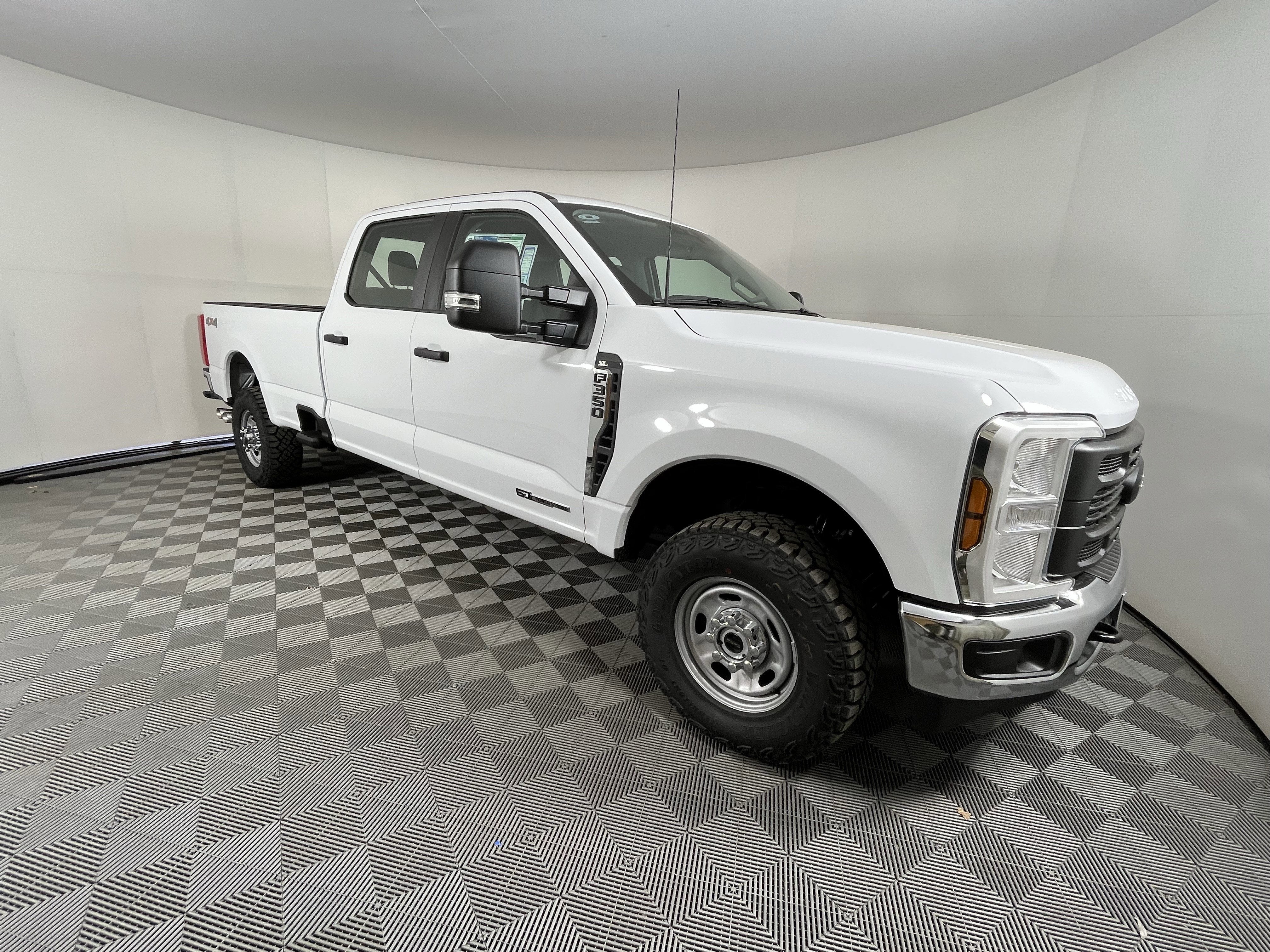 2026 Ford Super Duty F-250 SRW XL 4WD Crew Cab 6.75' Box