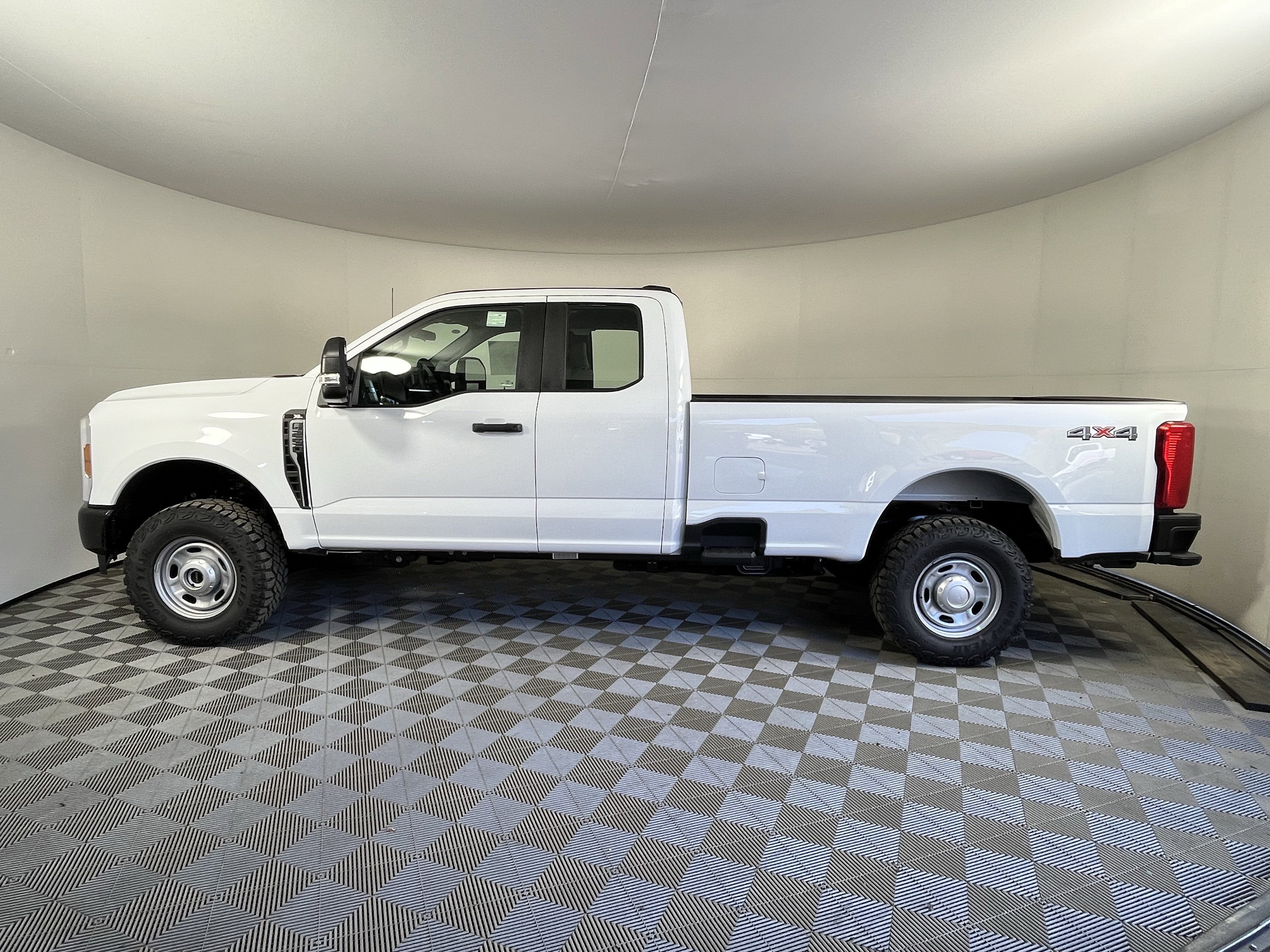 2026 Ford Super Duty F-250 SRW XL 4WD SuperCab 8' Box