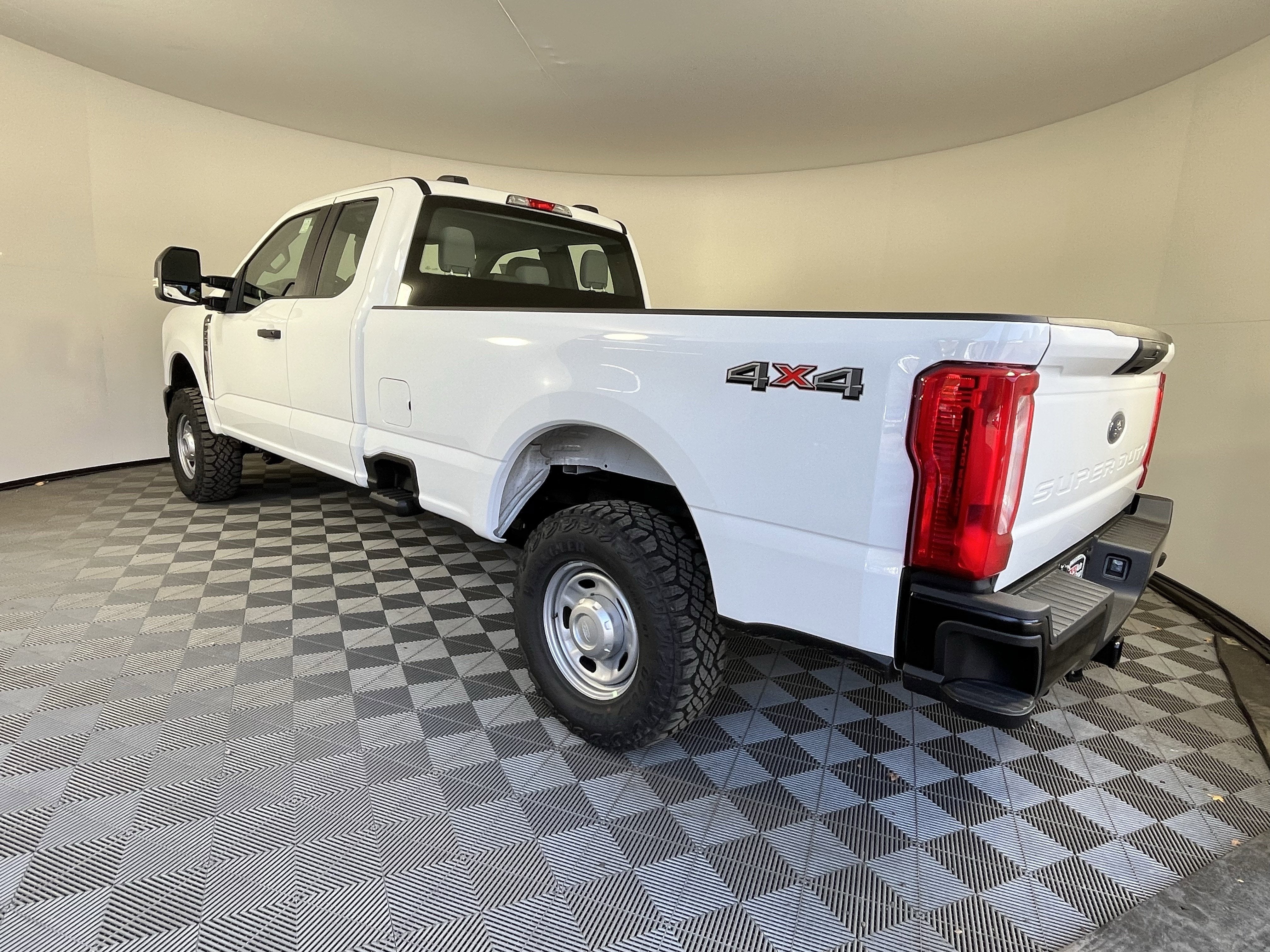 2026 Ford Super Duty F-250 SRW XL 4WD SuperCab 8' Box
