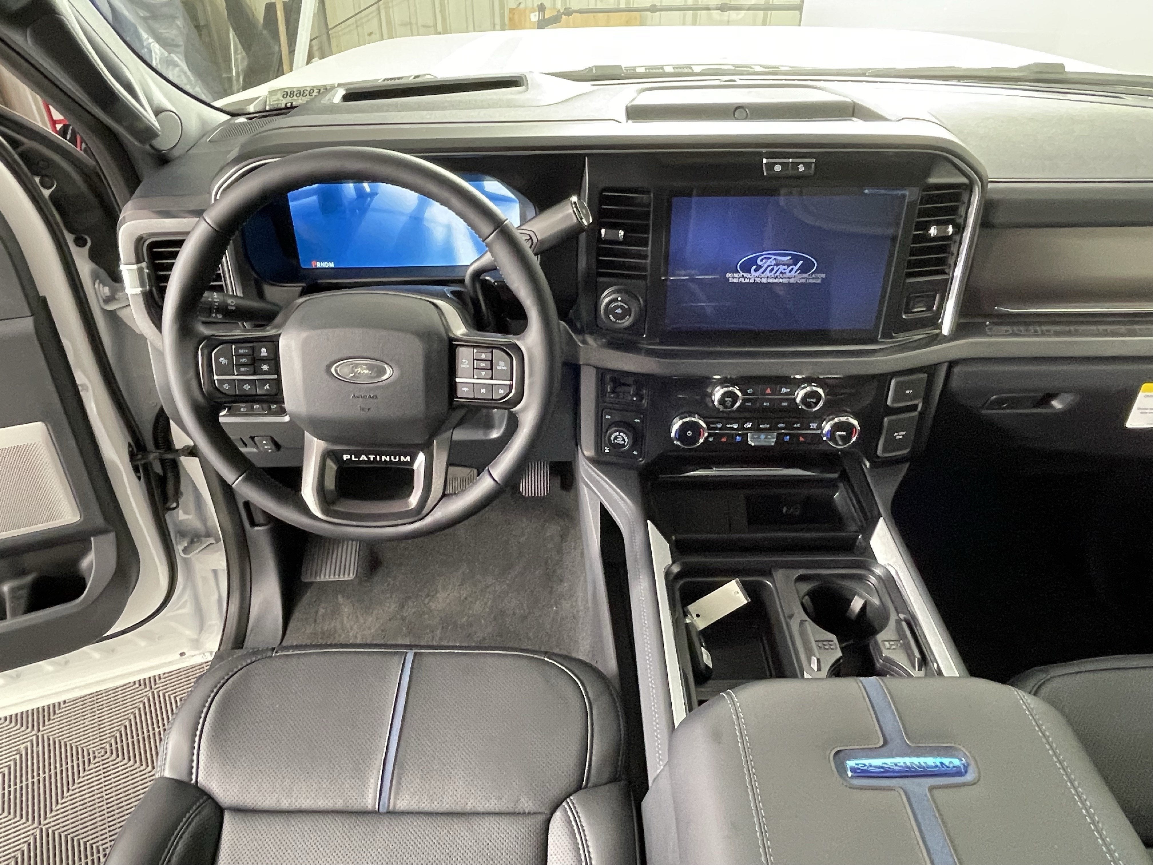 2026 Ford Super Duty F-250 SRW PLATINUM 4WD Crew Cab 6.75' Box