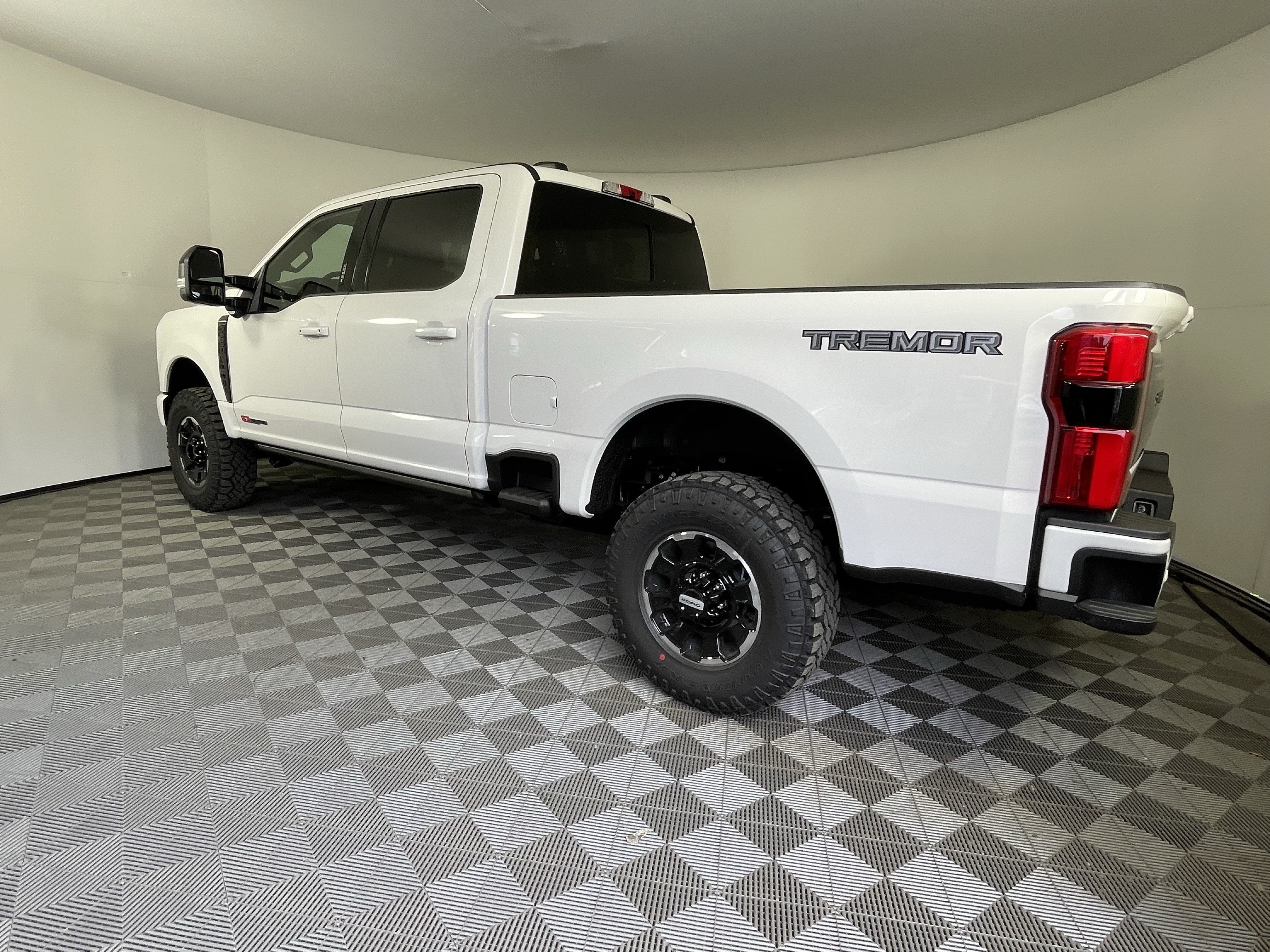 2026 Ford Super Duty F-250 SRW PLATINUM 4WD Crew Cab 6.75' Box