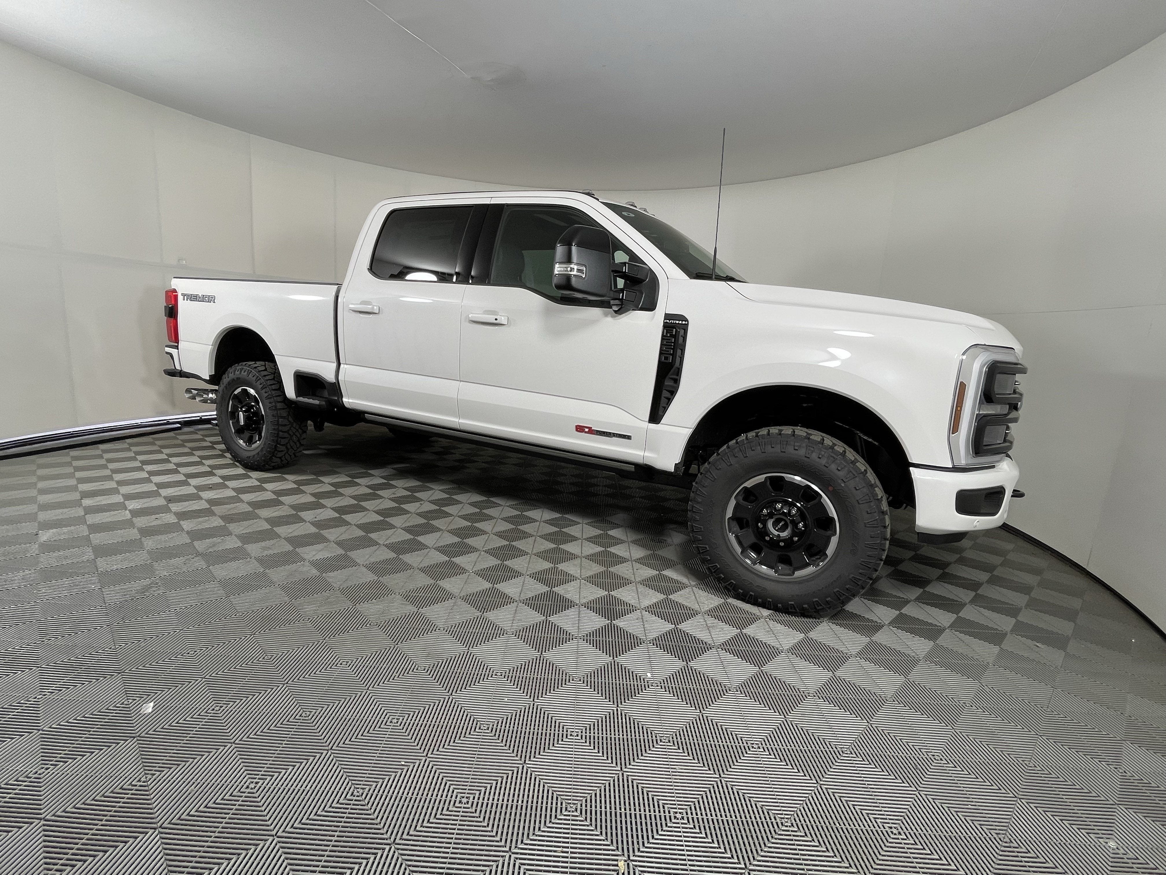 2026 Ford Super Duty F-250 SRW PLATINUM 4WD Crew Cab 6.75' Box