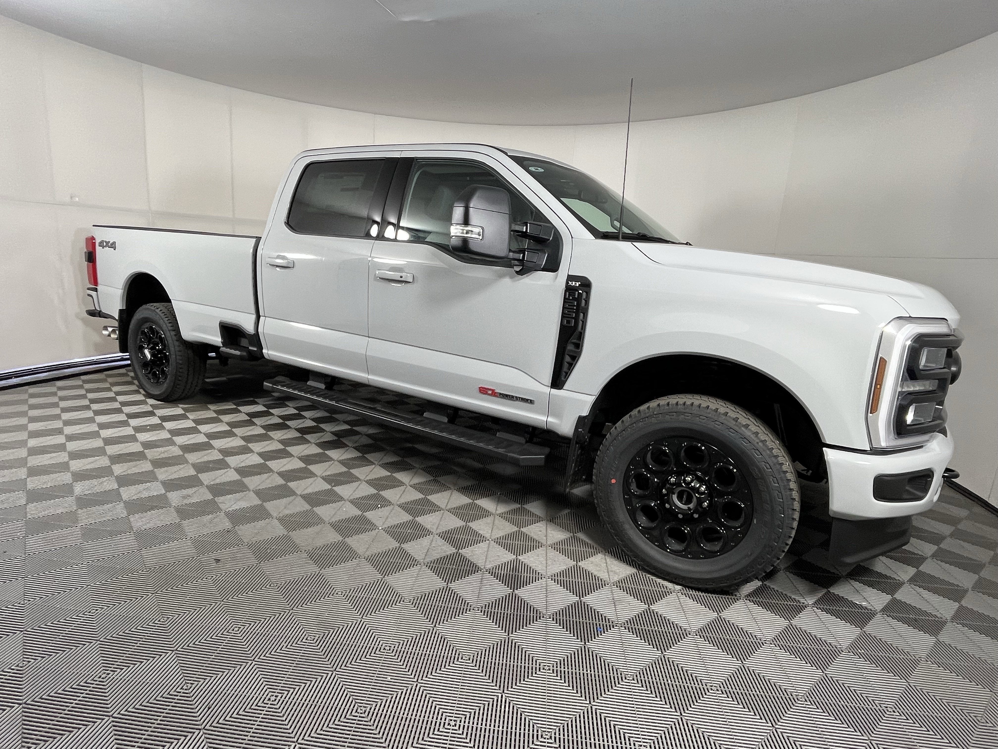 2026 Ford Super Duty F-250 SRW XLT 4WD Crew Cab 6.75' Box