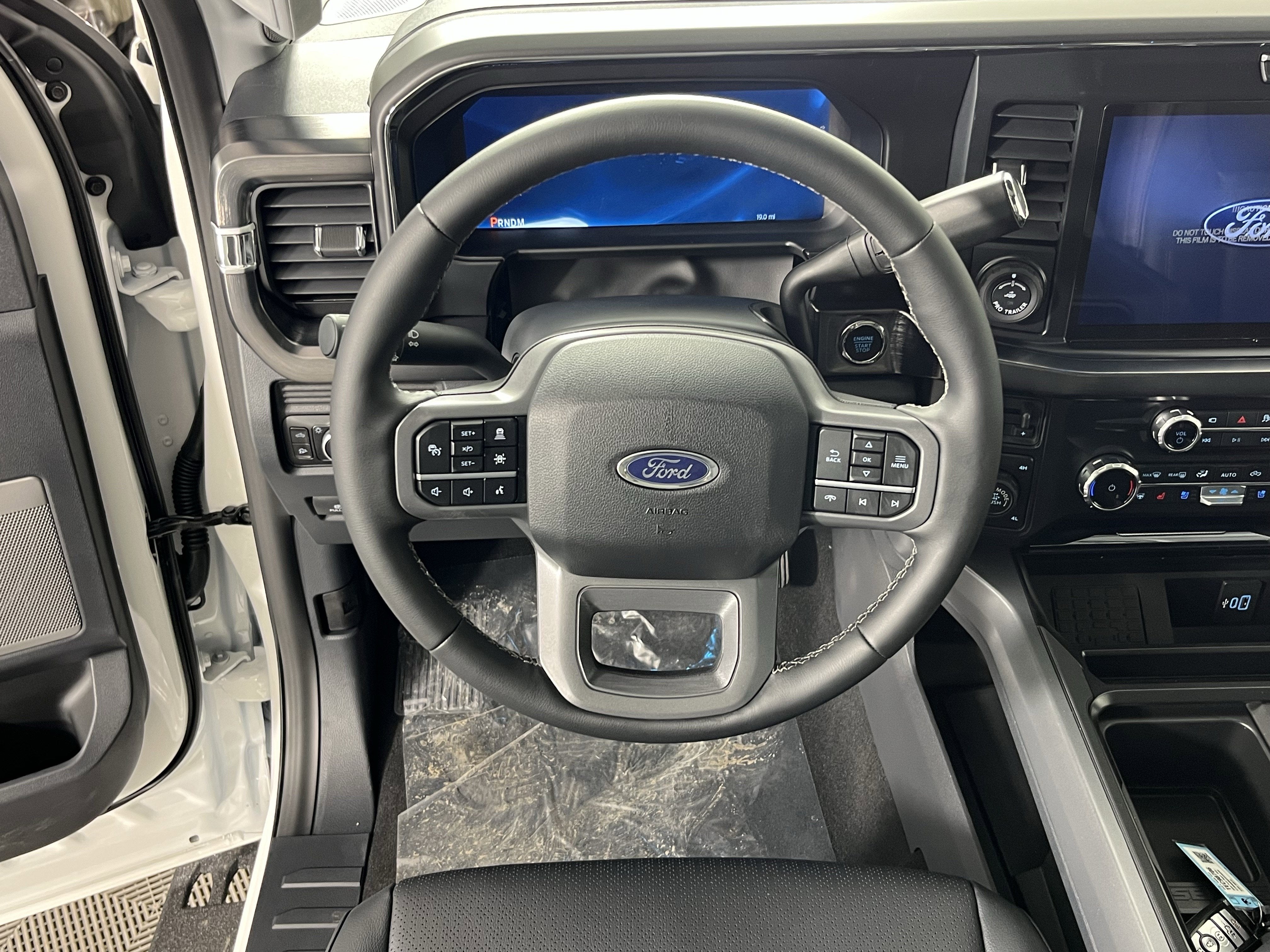 2026 Ford Super Duty F-250 SRW LARIAT 4WD Crew Cab 6.75' Box