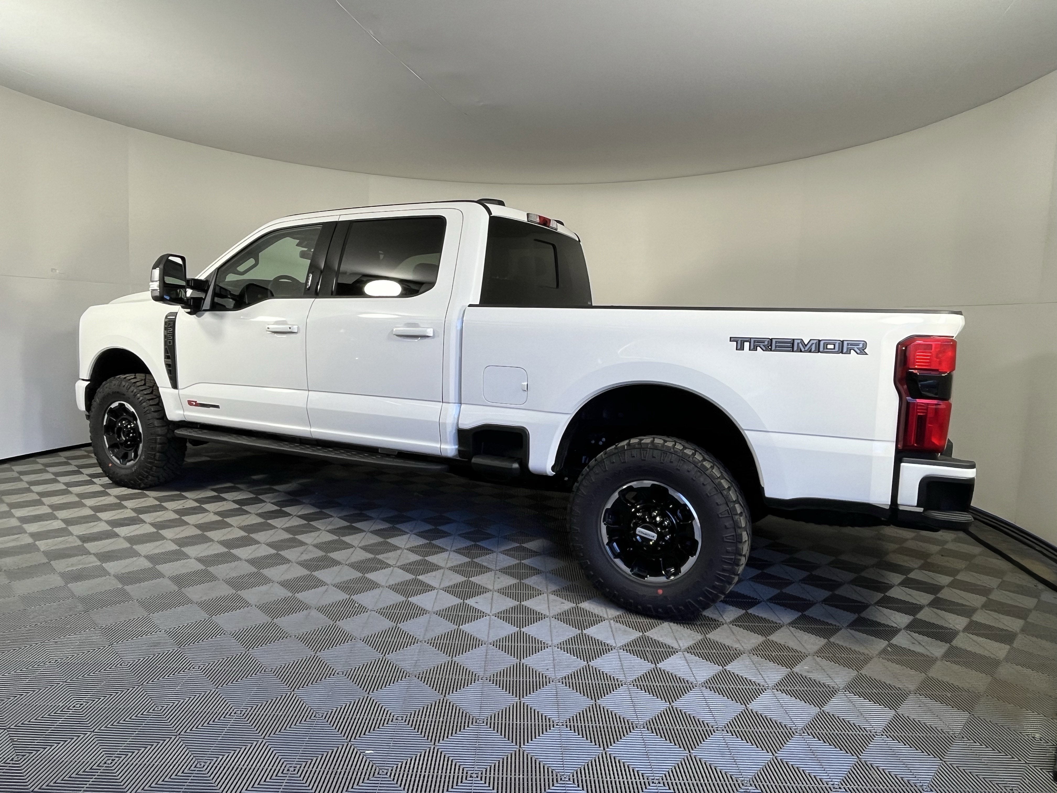 2026 Ford Super Duty F-250 SRW LARIAT 4WD Crew Cab 6.75' Box