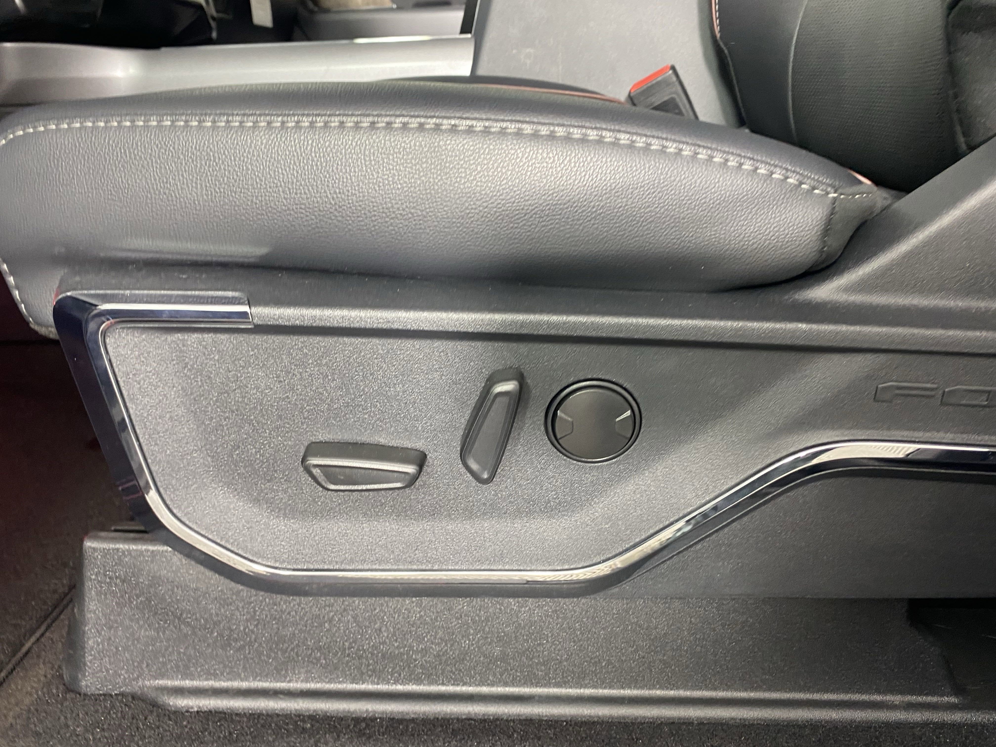 2024 Ford Super Duty F-250 Custom Black Widow Lariat 4WD Crew Cab 6.75' Box