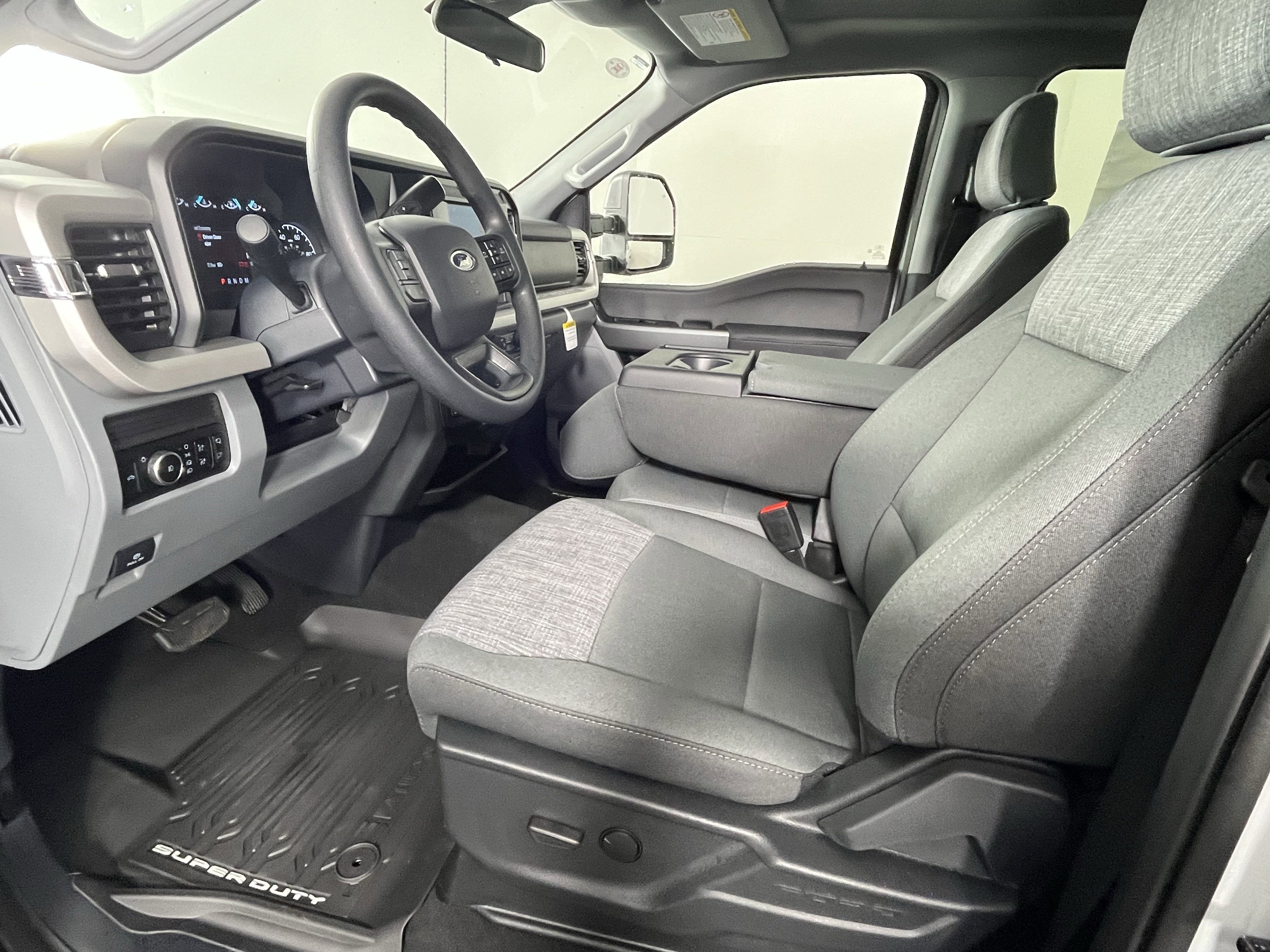 2026 Ford Super Duty F-250 SRW XLT 4WD Crew Cab 6.75' Box