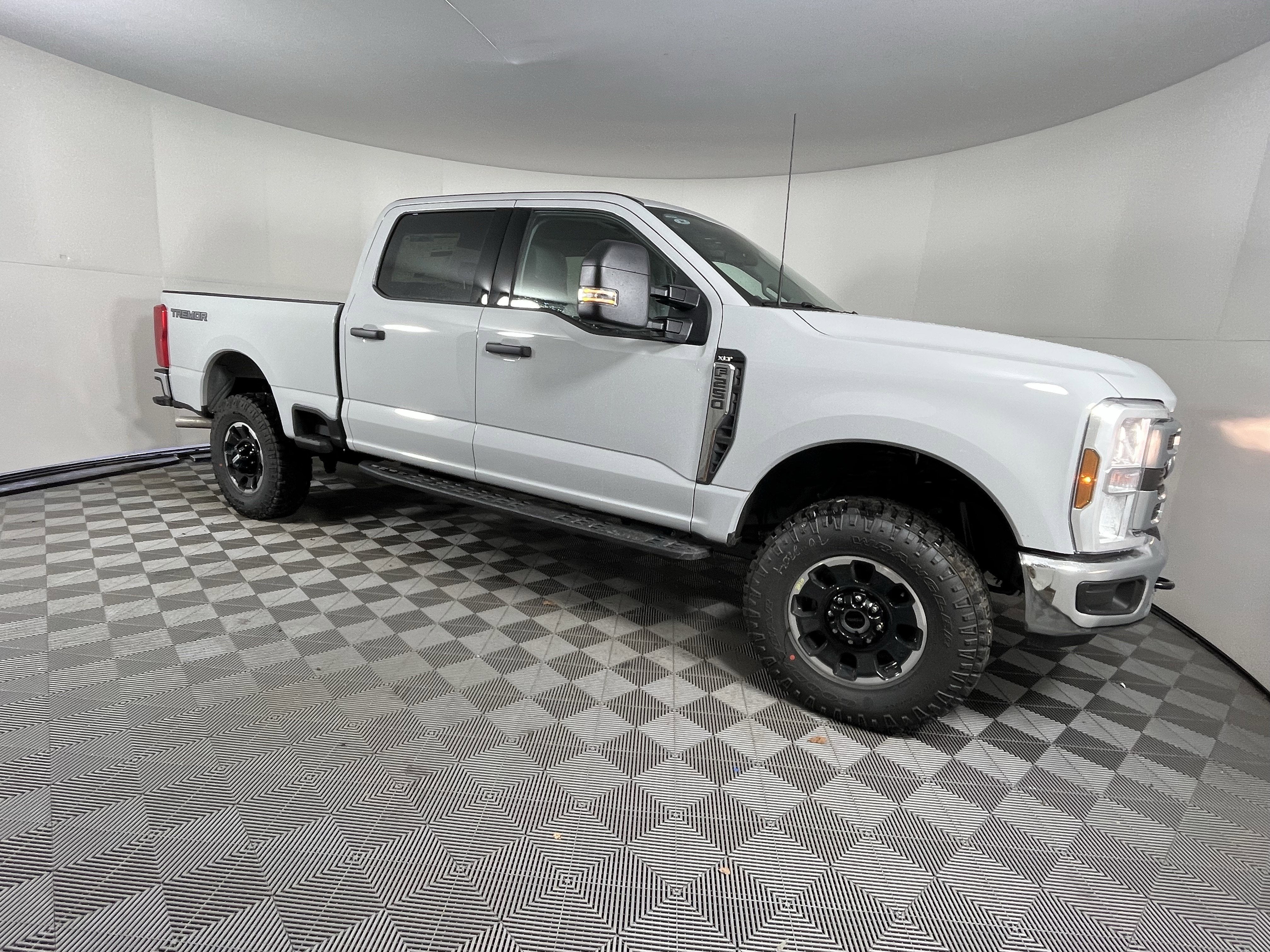 2026 Ford Super Duty F-250 SRW XLT 4WD Crew Cab 6.75' Box