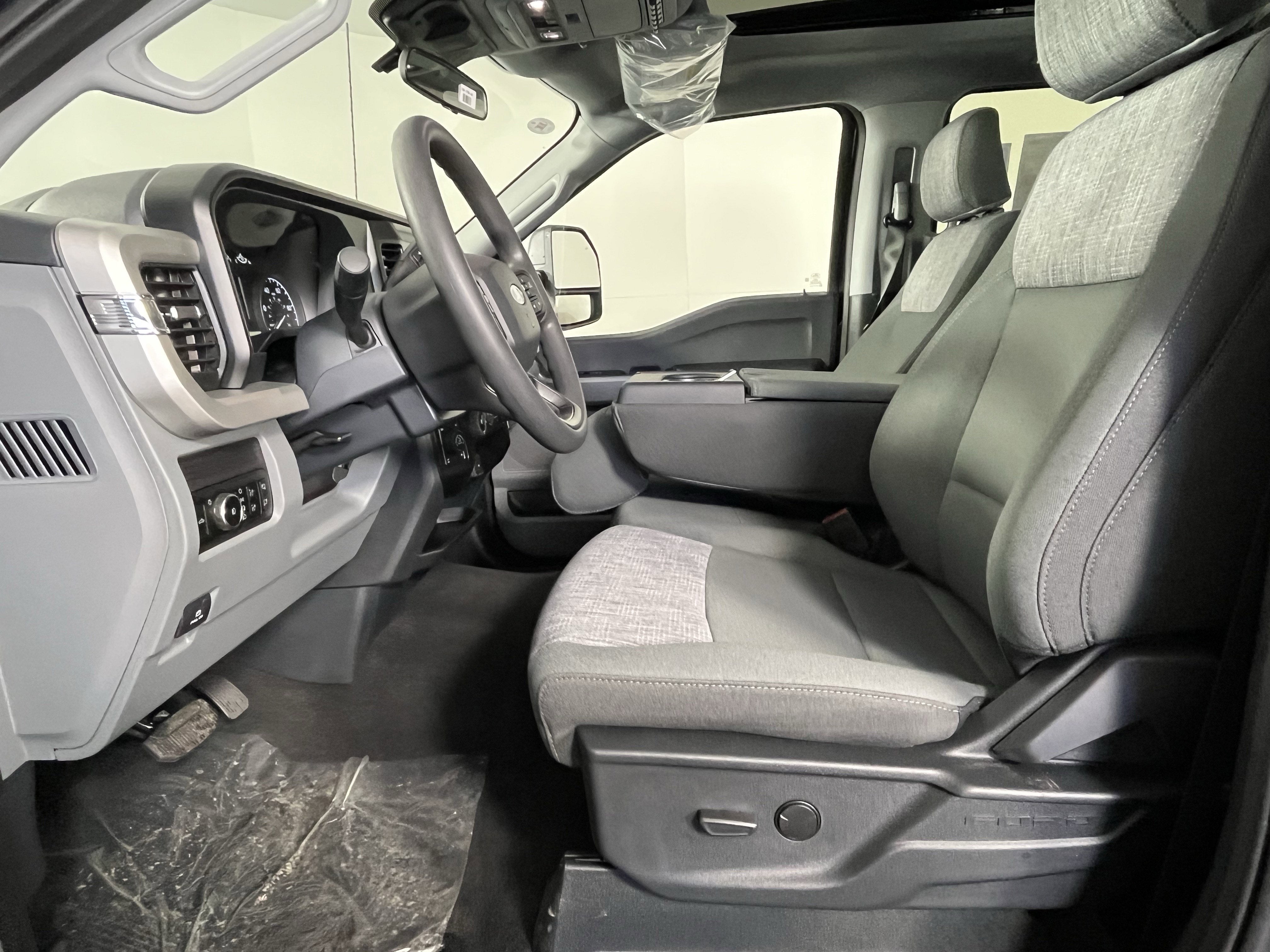 2026 Ford Super Duty F-250 SRW XLT 4WD Crew Cab 6.75' Box