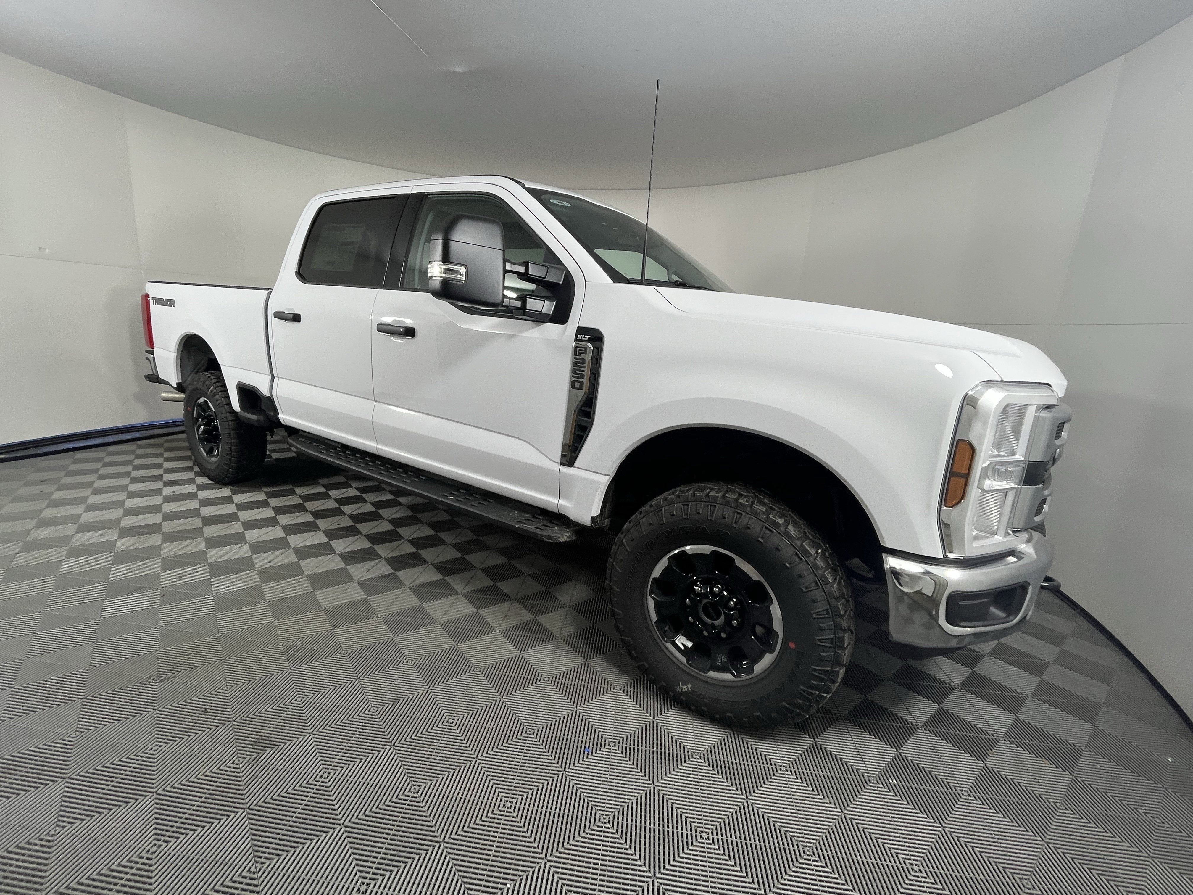 2026 Ford Super Duty F-250 SRW XLT 4WD Crew Cab 6.75' Box