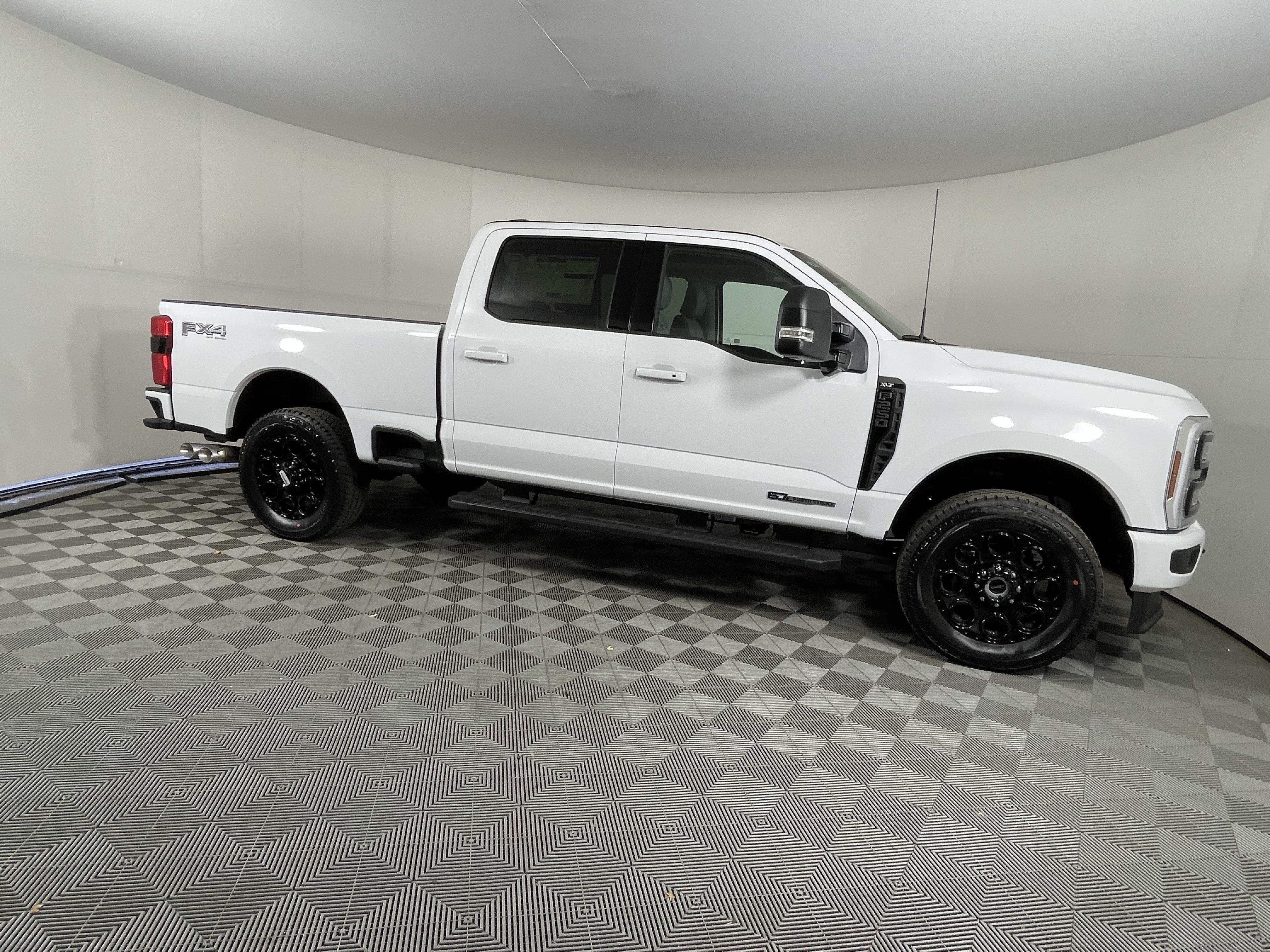 2026 Ford Super Duty F-250 SRW XLT 4WD Crew Cab 6.75' Box