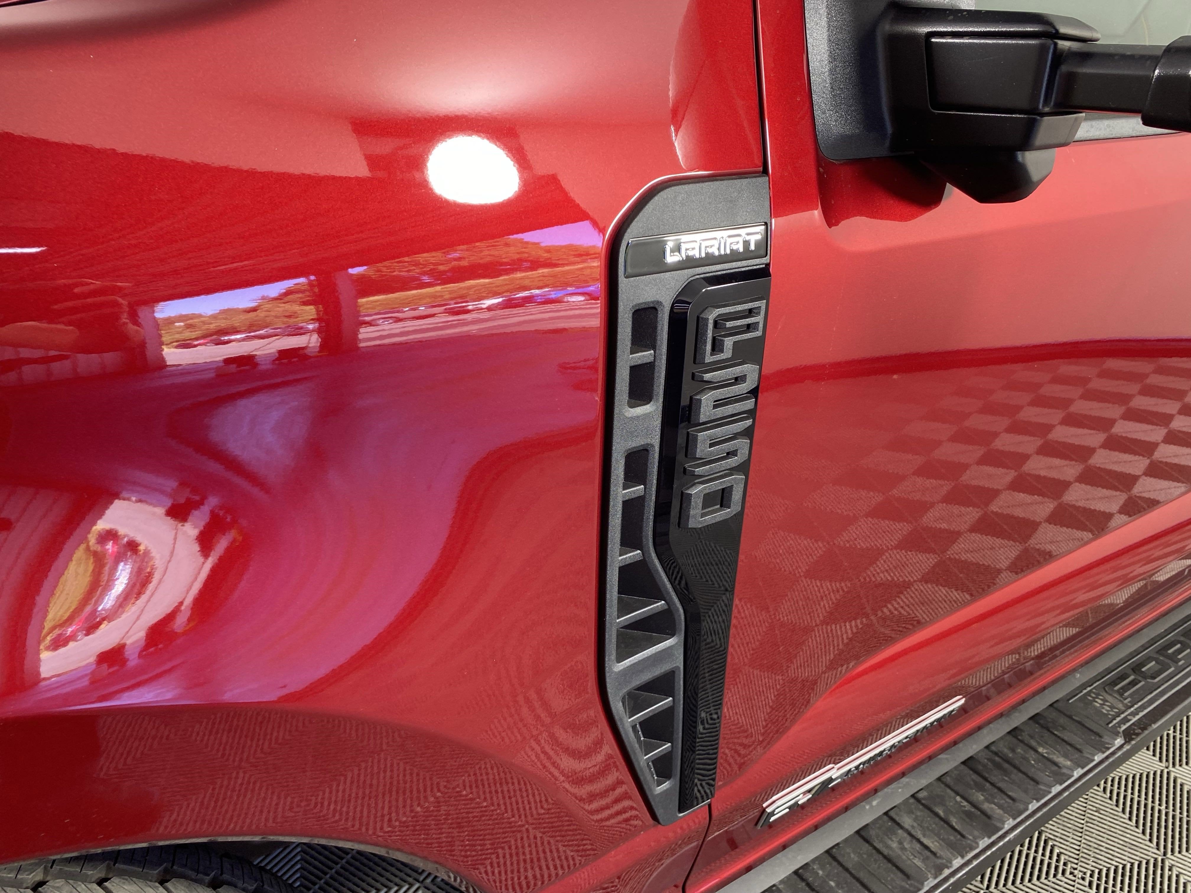 2025 Ford Super Duty F-250 SRW Lariat 4WD Crew Cab 6.75' Box