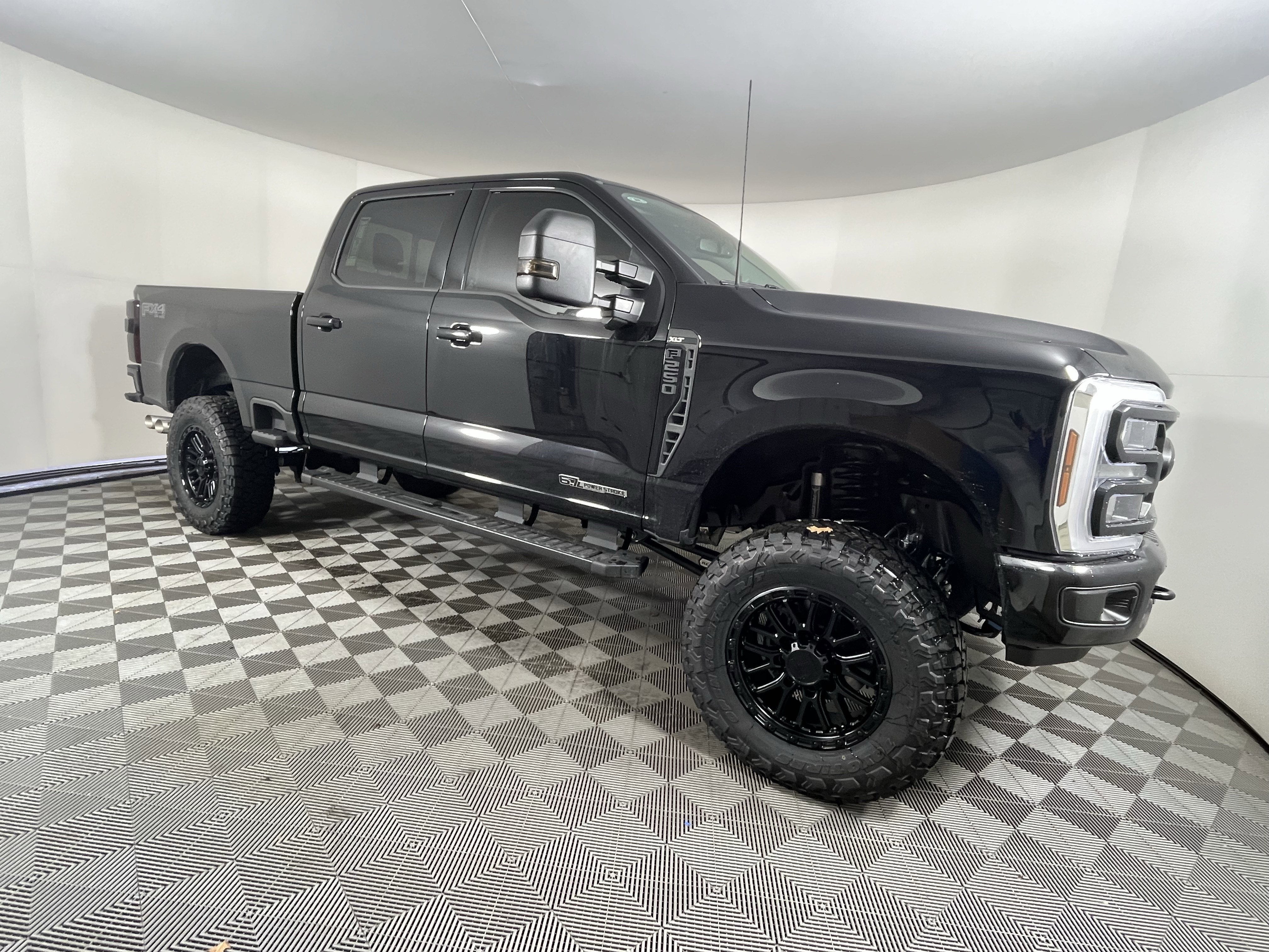 2026 Ford Super Duty F-250 SRW XLT 4WD Crew Cab 6.75' Box