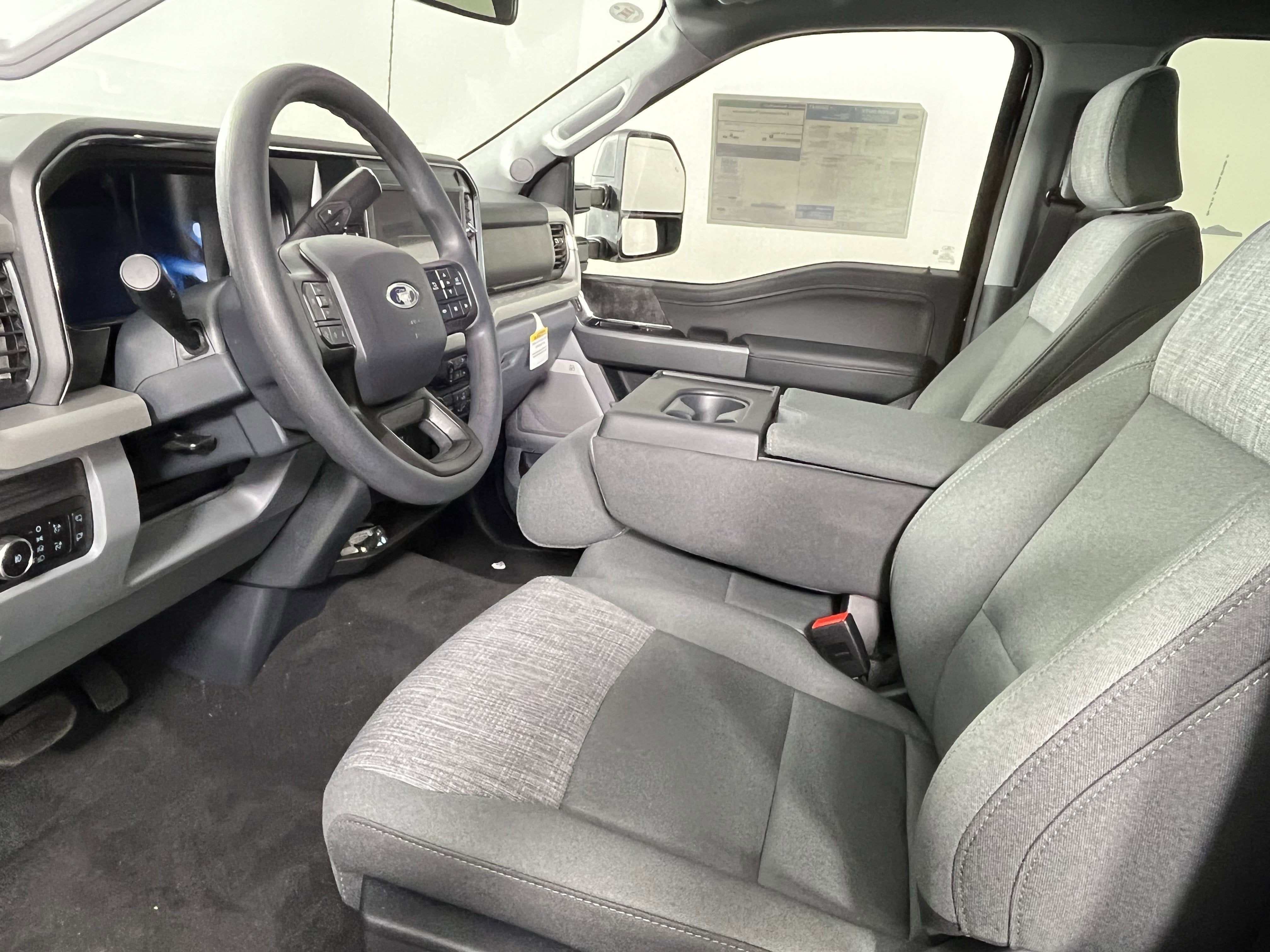 2026 Ford Super Duty F-250 SRW XLT 4WD Crew Cab 6.75' Box