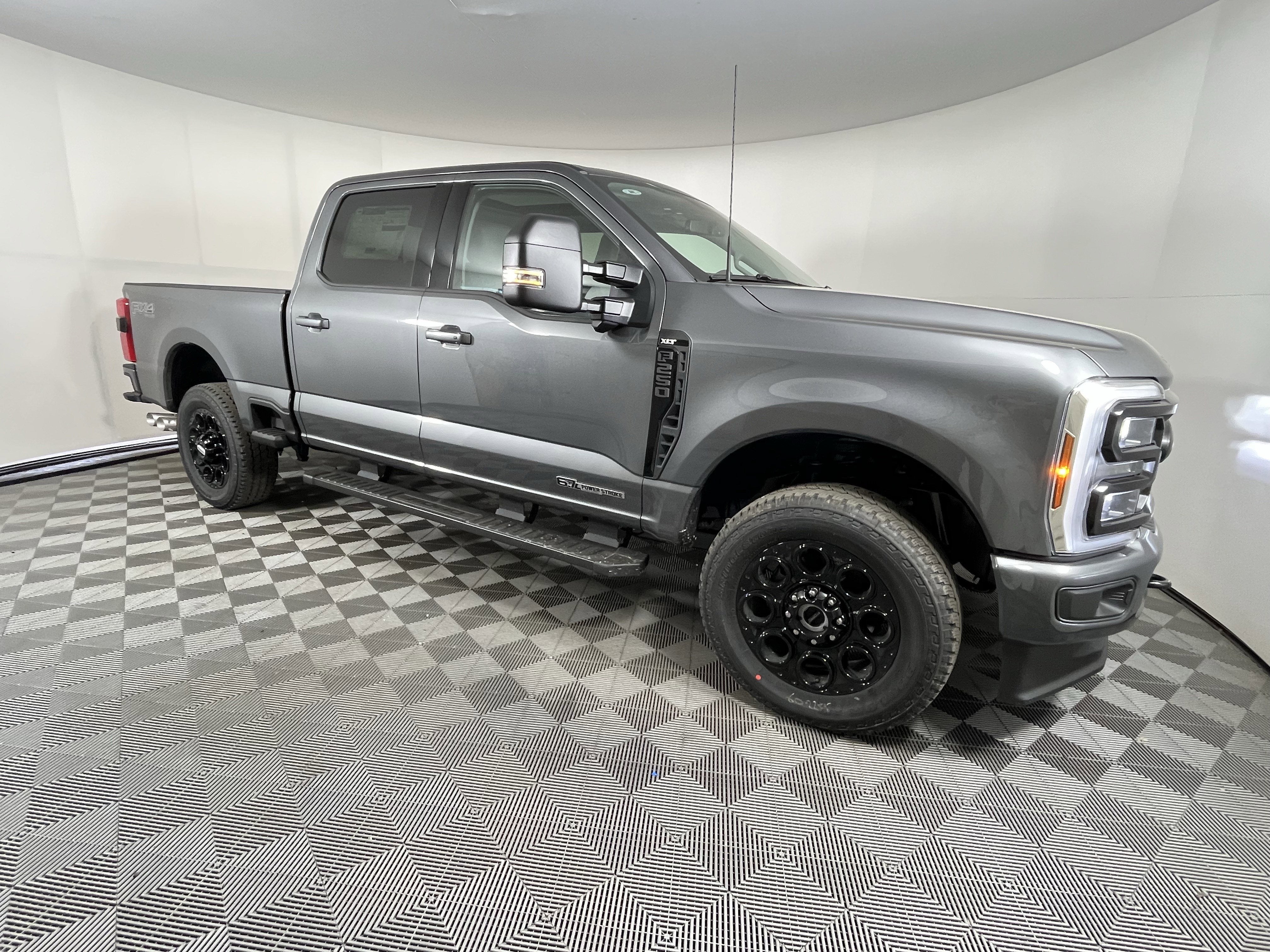 2026 Ford Super Duty F-250 SRW XLT 4WD Crew Cab 6.75' Box
