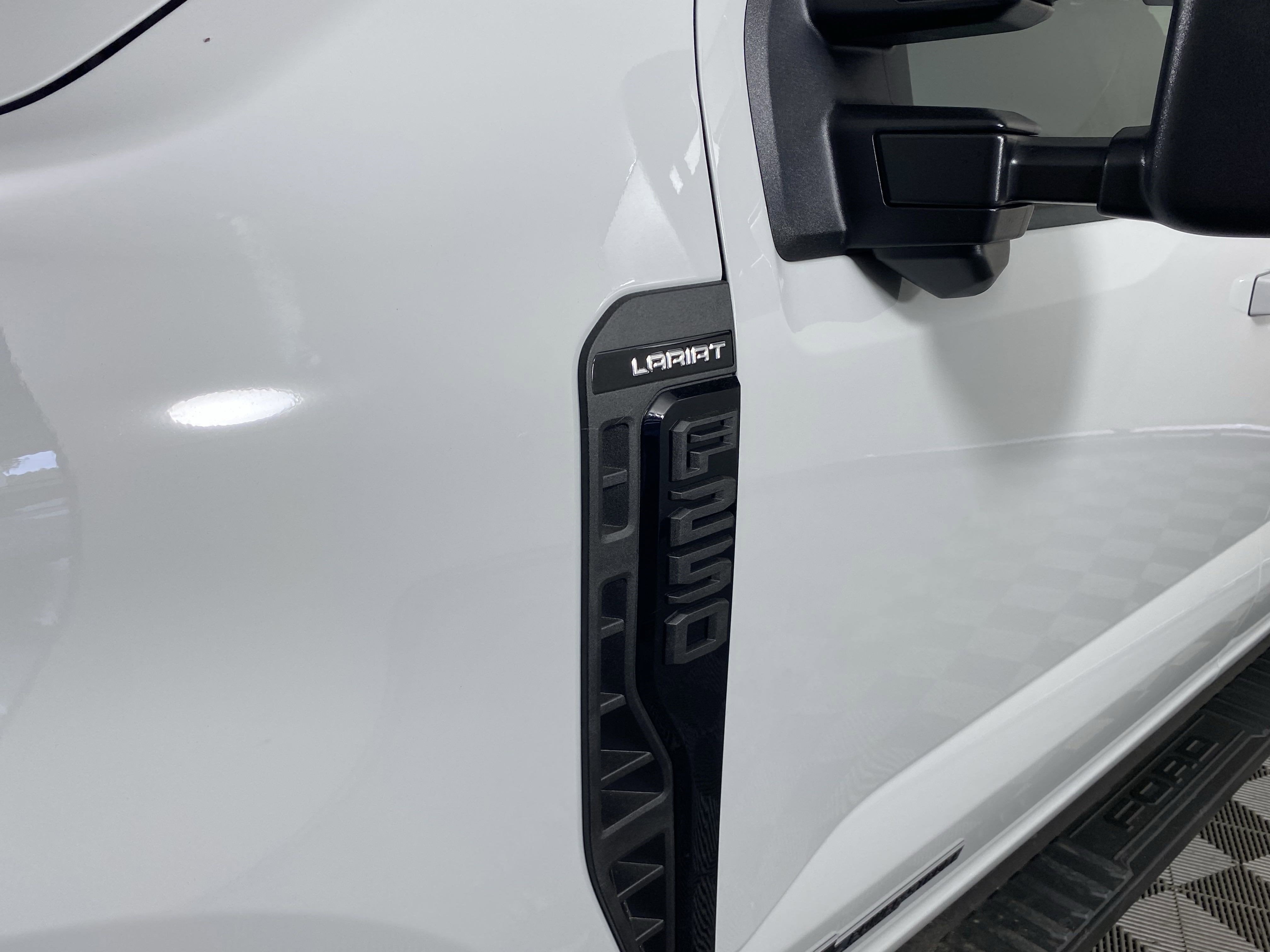 2025 Ford Super Duty F-250 SRW Lariat 4WD Crew Cab 6.75' Box