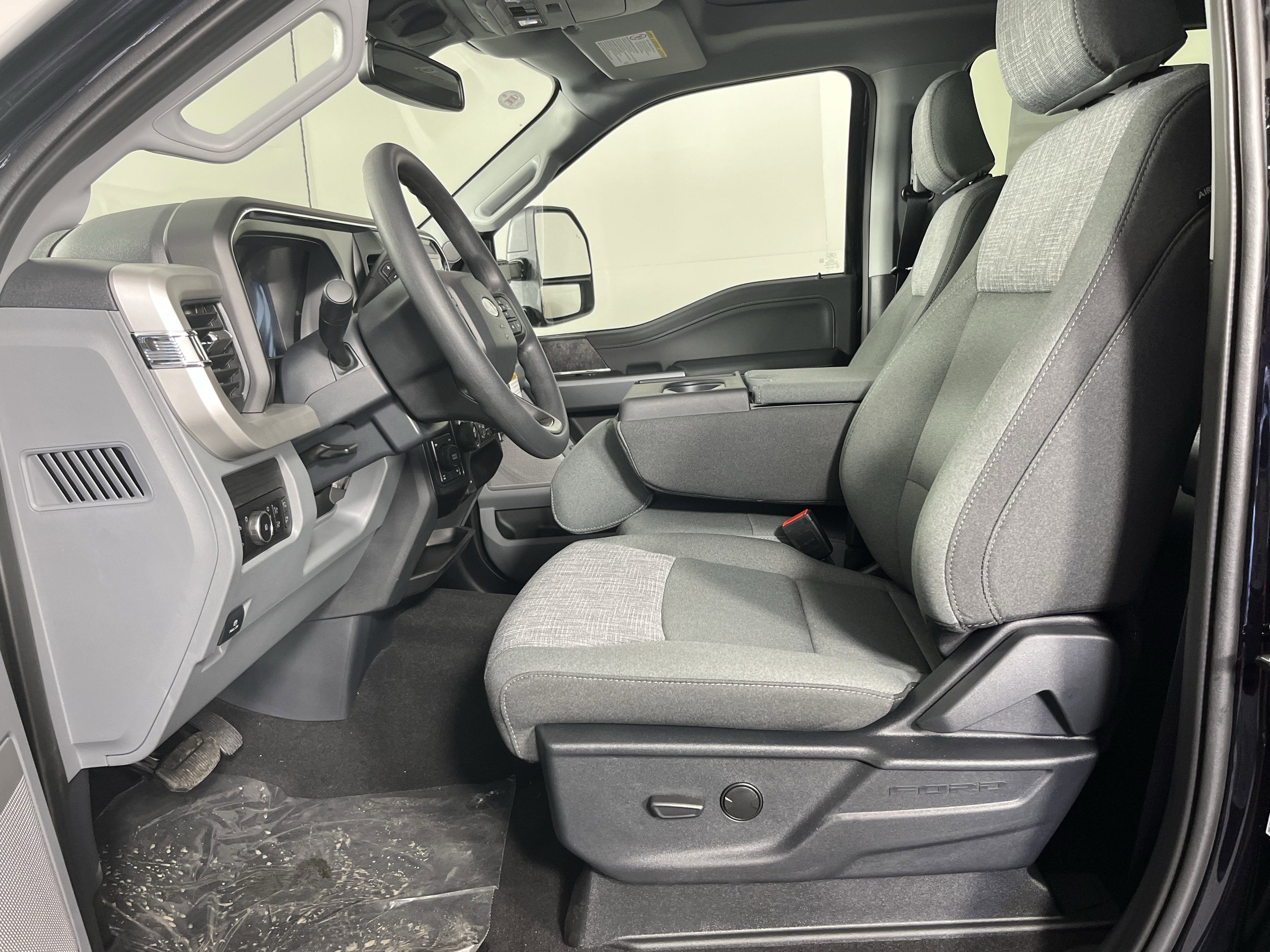 2026 Ford Super Duty F-250 SRW XLT 4WD Crew Cab 6.75' Box