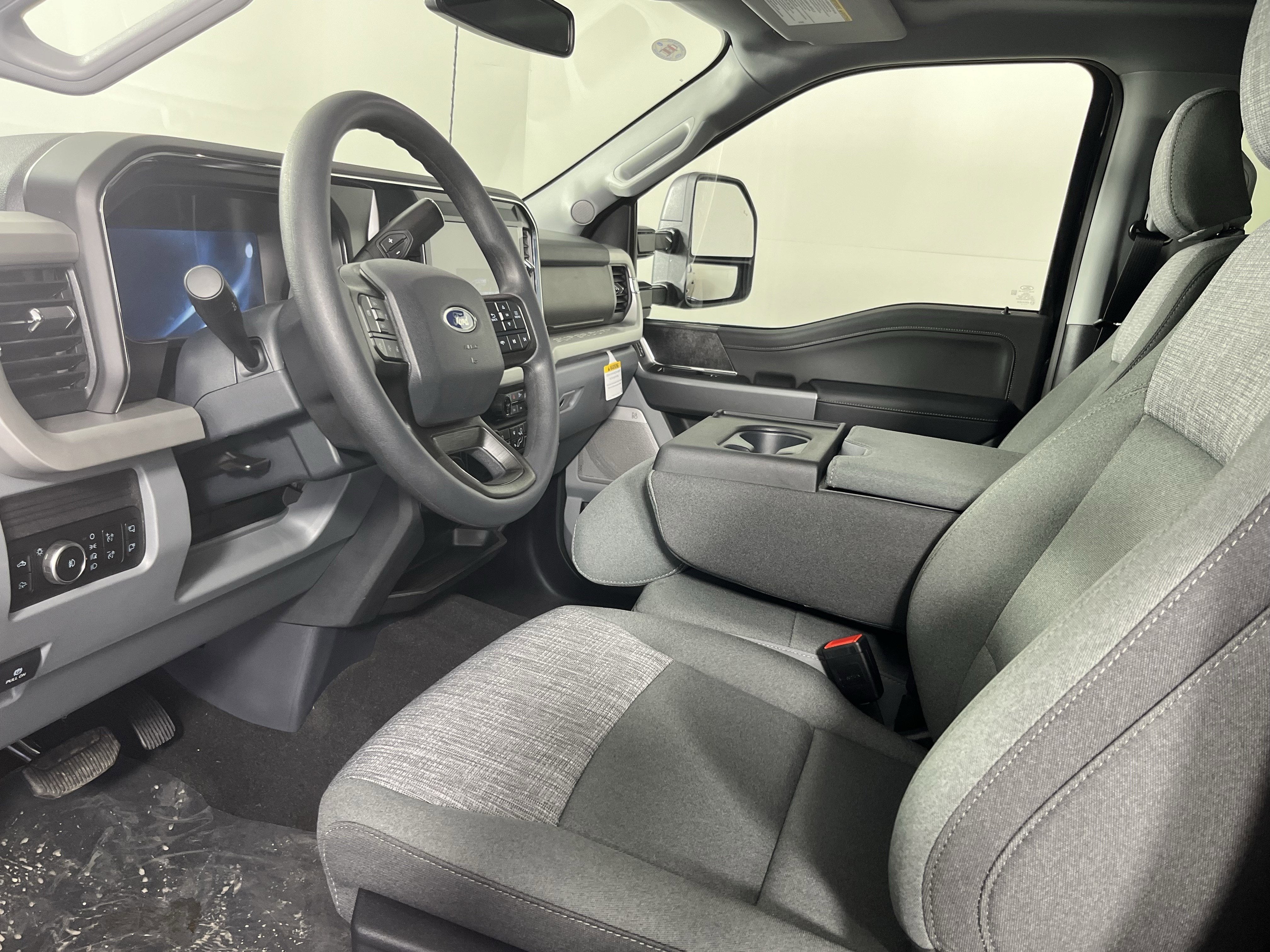 2026 Ford Super Duty F-250 SRW XLT 4WD Crew Cab 6.75' Box