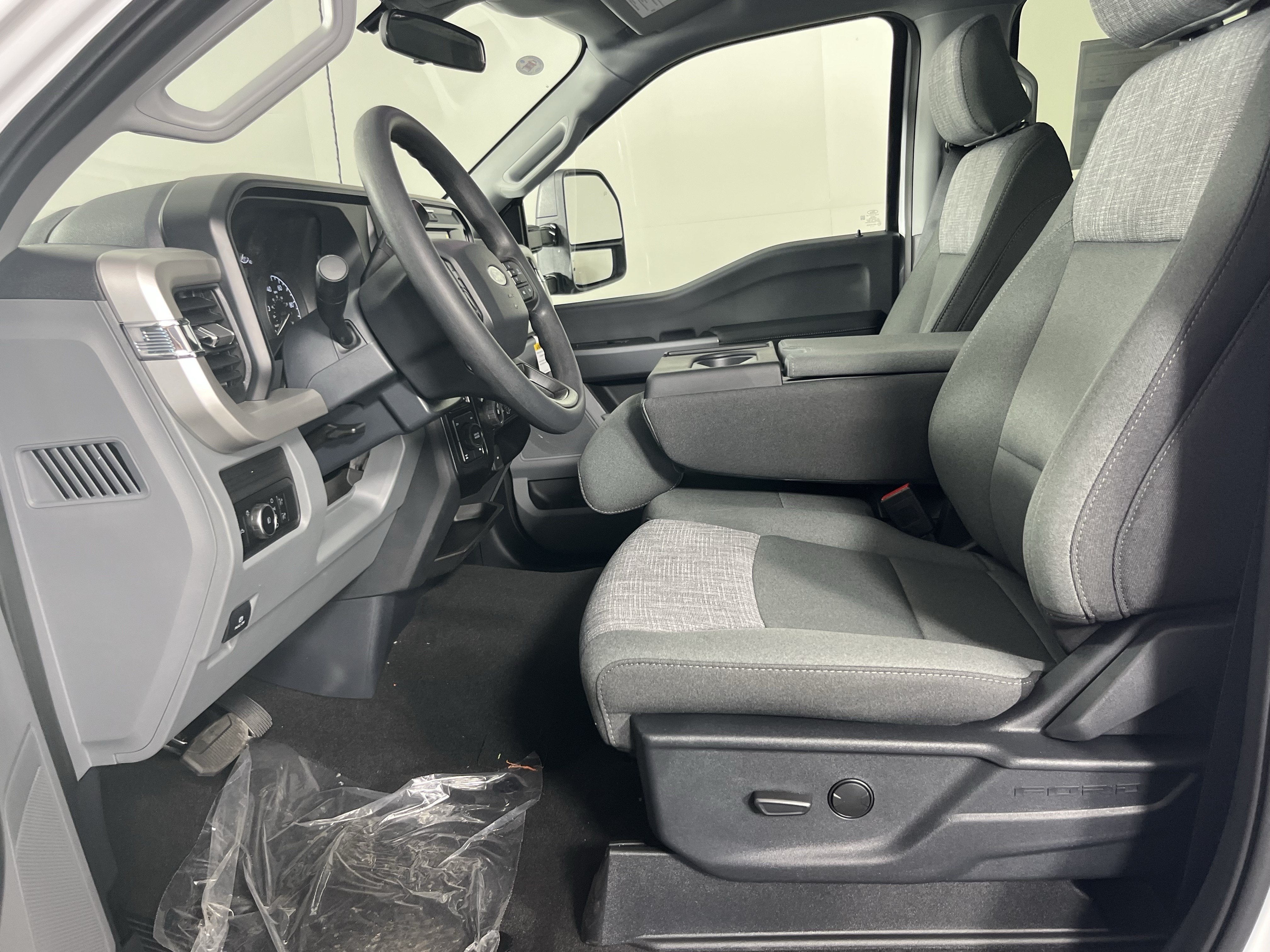 2026 Ford Super Duty F-250 SRW XLT 4WD Crew Cab 6.75' Box