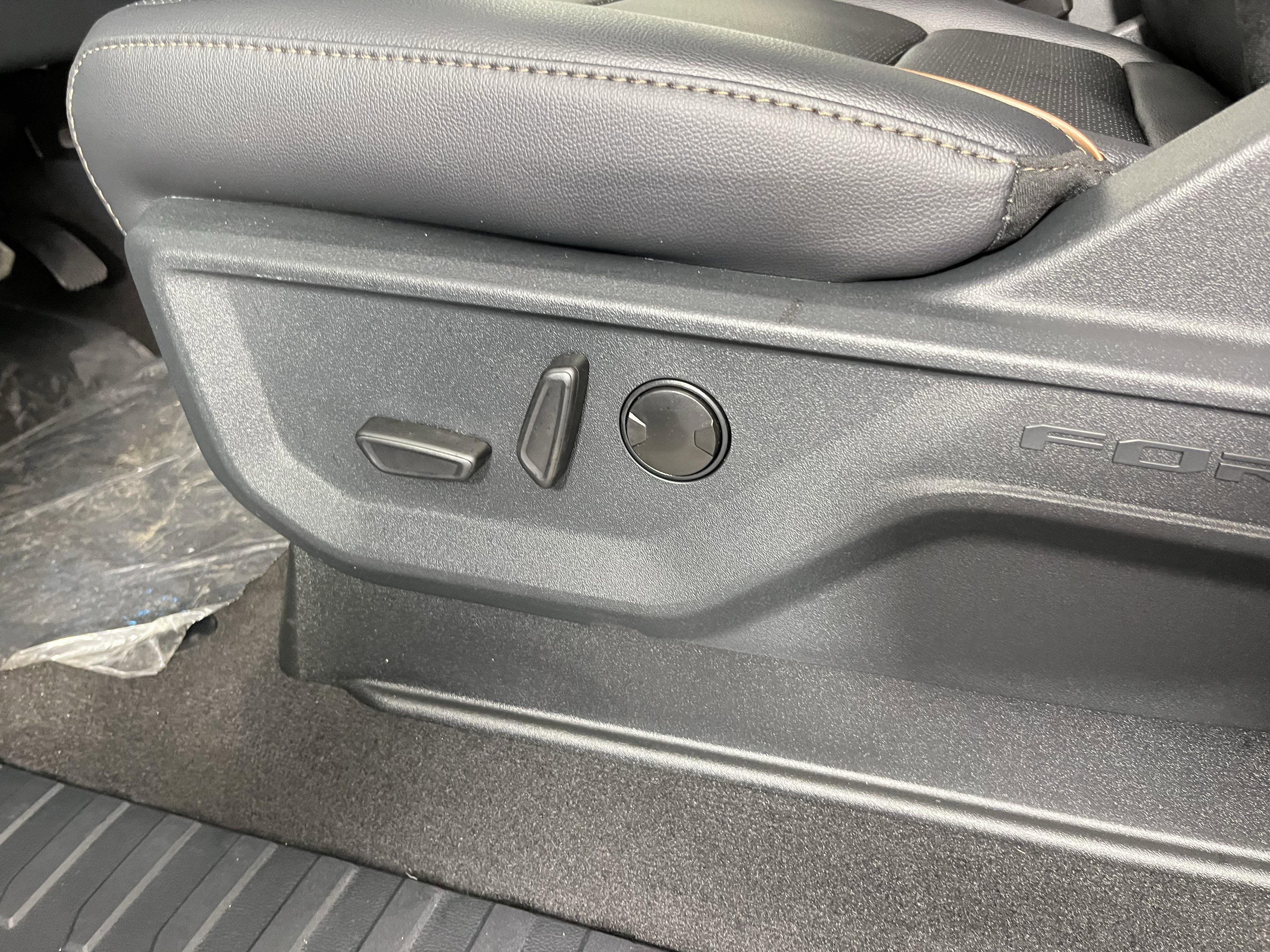 2026 Ford Super Duty F-350 SRW LARIAT 4WD Crew Cab 6.75' Box