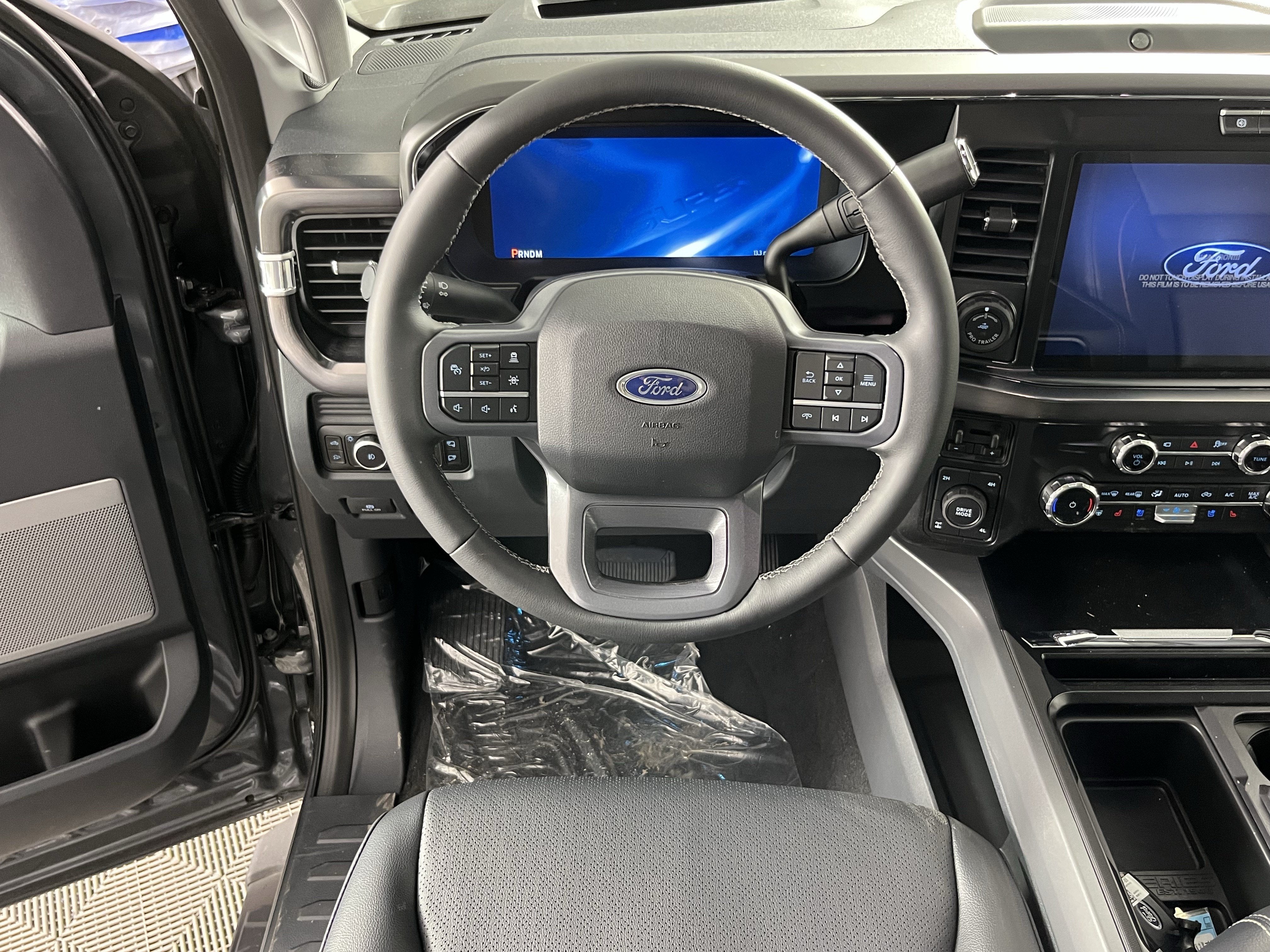 2026 Ford Super Duty F-350 SRW LARIAT 4WD Crew Cab 6.75' Box