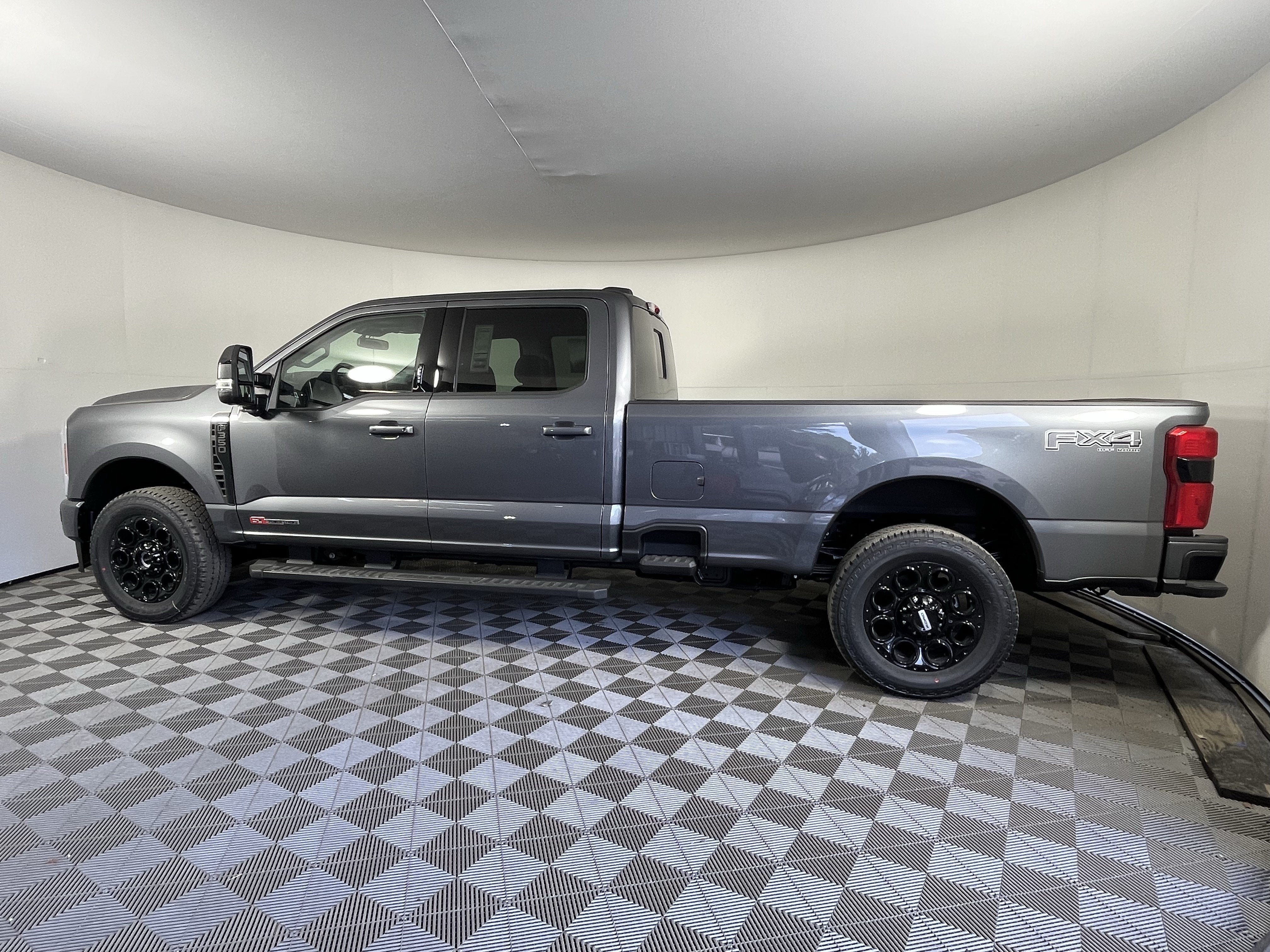2026 Ford Super Duty F-350 SRW LARIAT 4WD Crew Cab 6.75' Box
