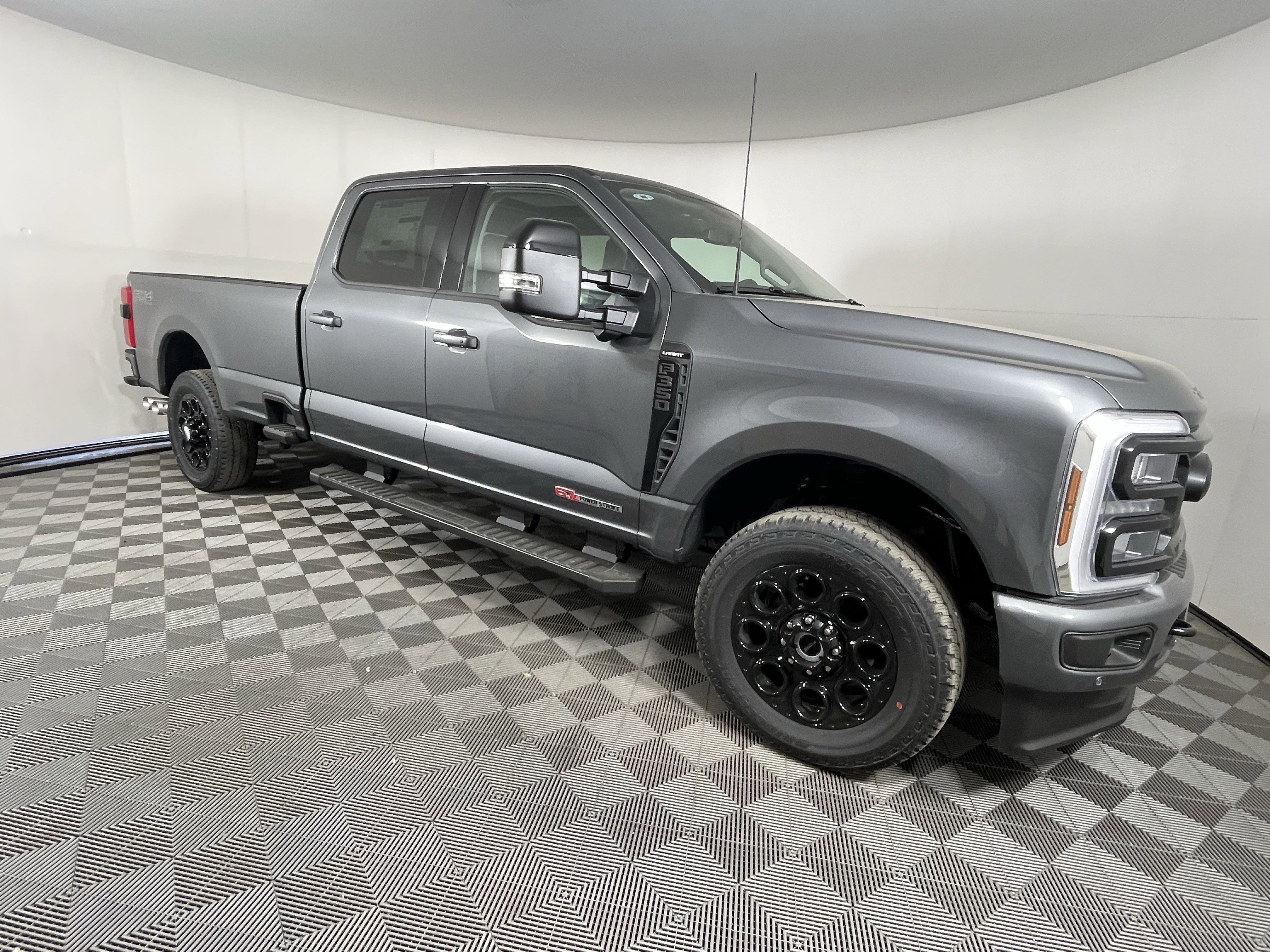 2026 Ford Super Duty F-350 SRW LARIAT 4WD Crew Cab 6.75' Box