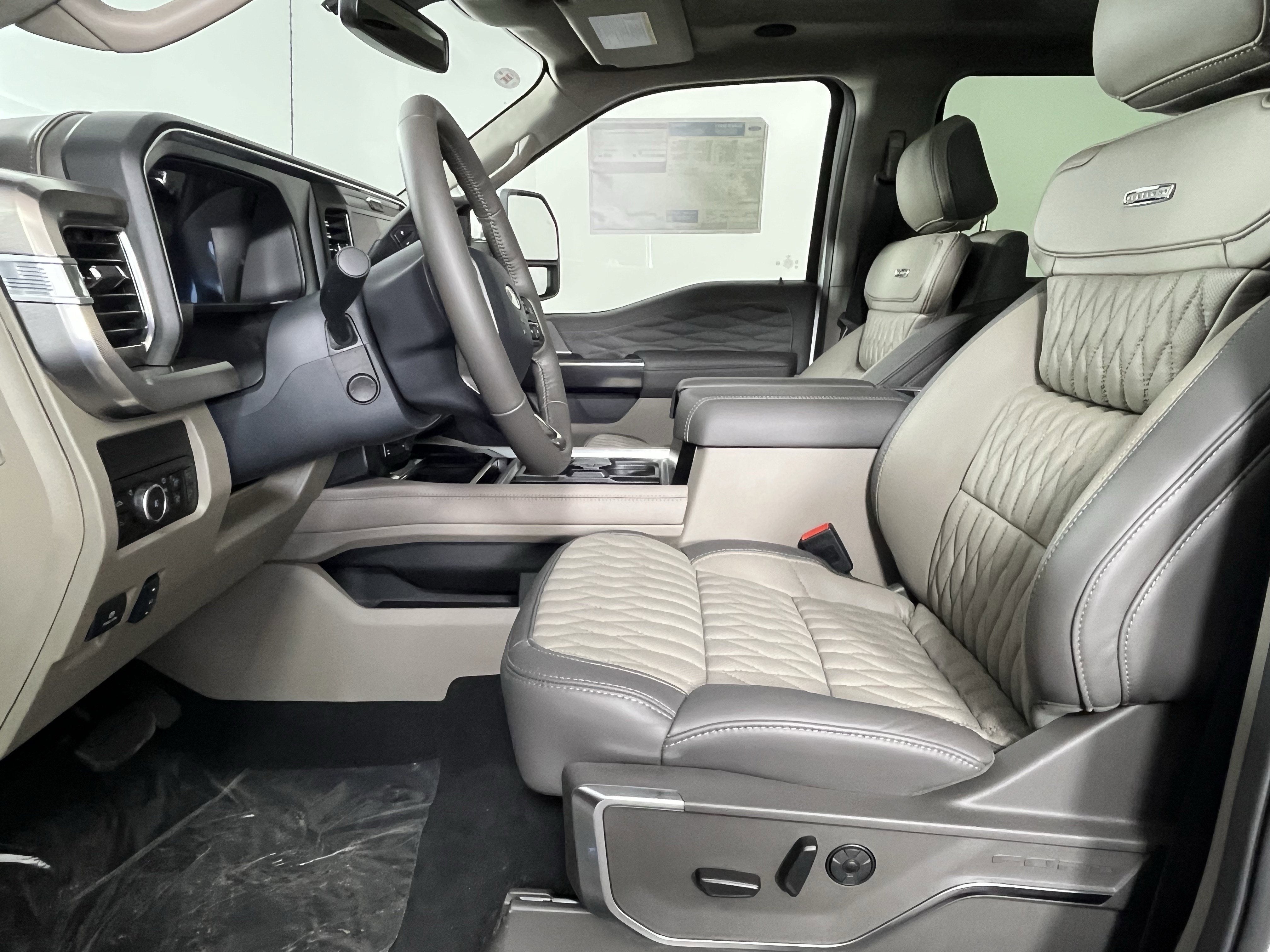 2025 Ford Super Duty F-350 SRW Platinum 4WD Crew Cab 8' Box