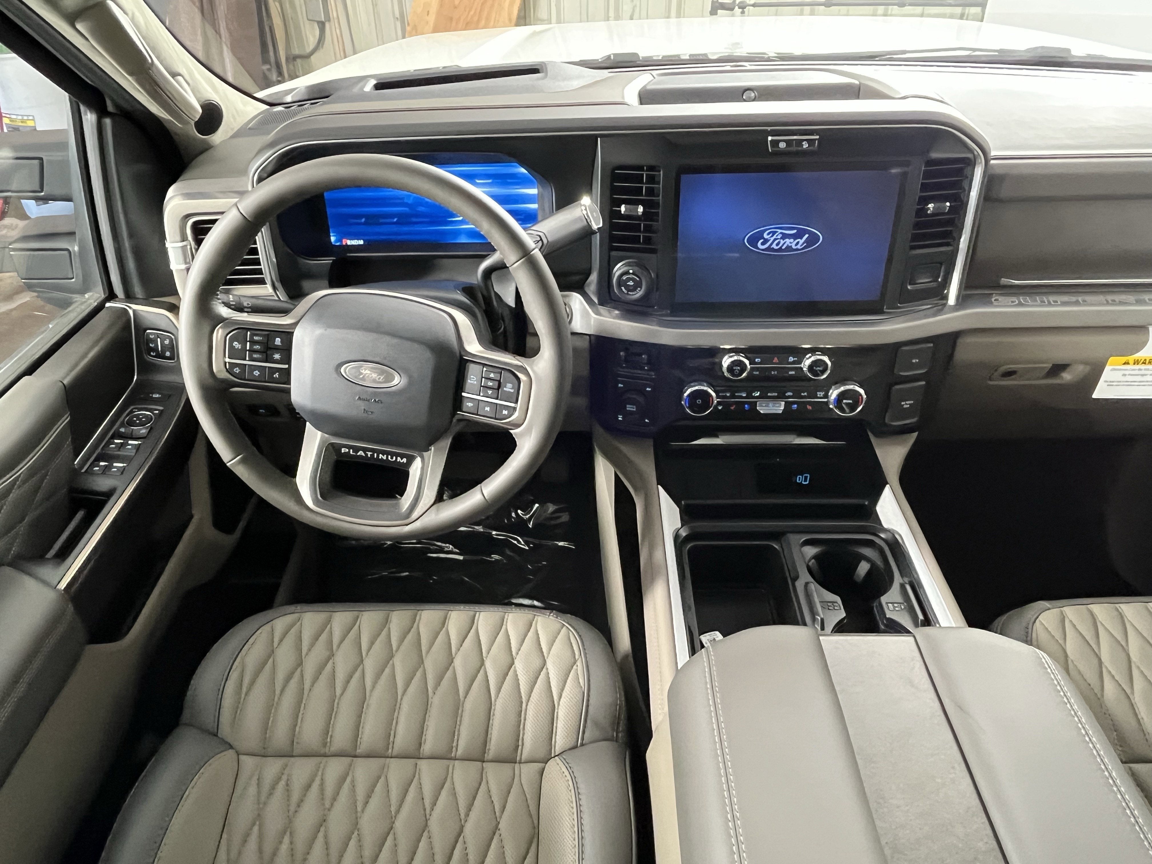 2025 Ford Super Duty F-350 SRW Platinum 4WD Crew Cab 8' Box