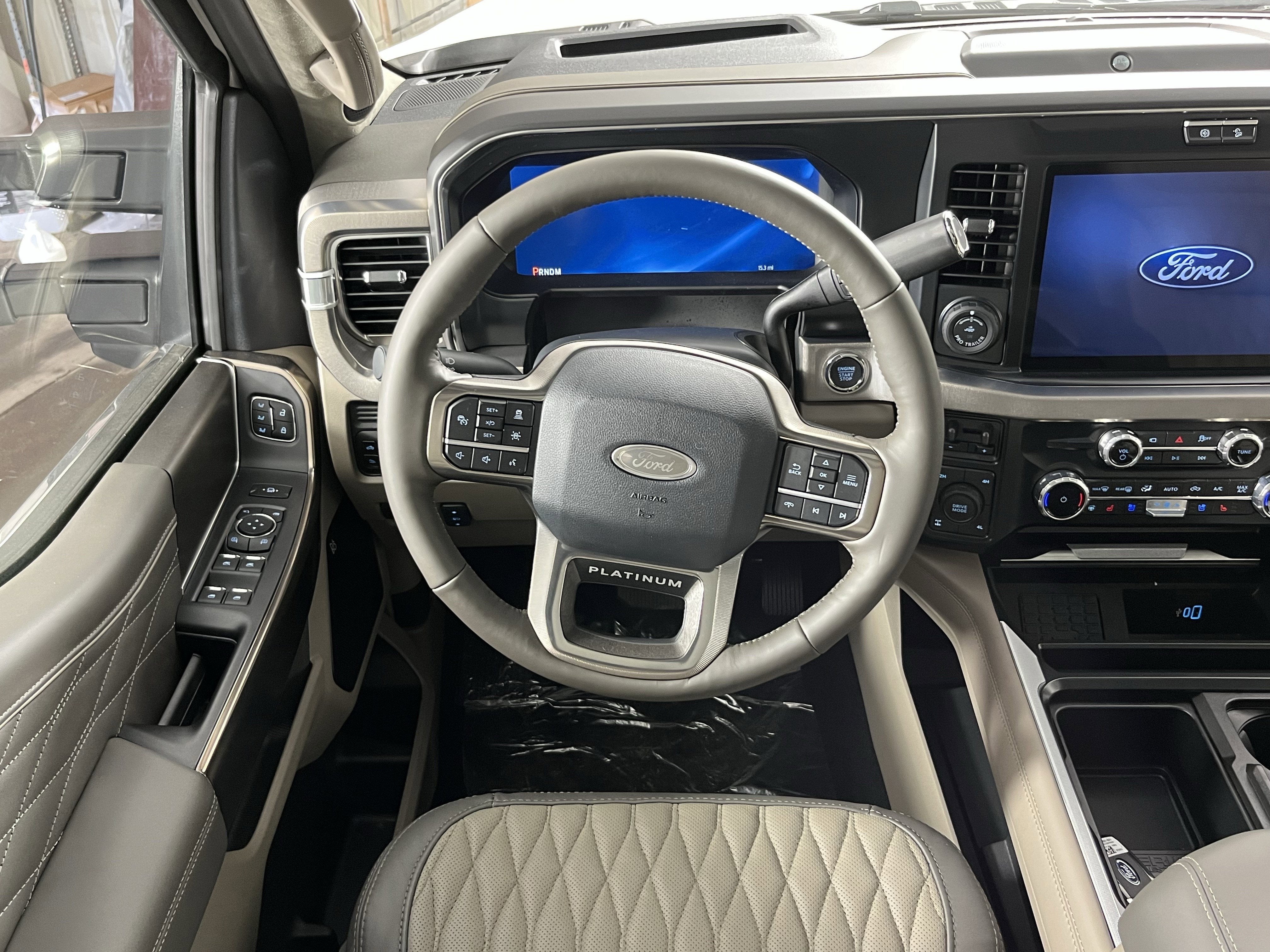 2025 Ford Super Duty F-350 SRW Platinum 4WD Crew Cab 8' Box