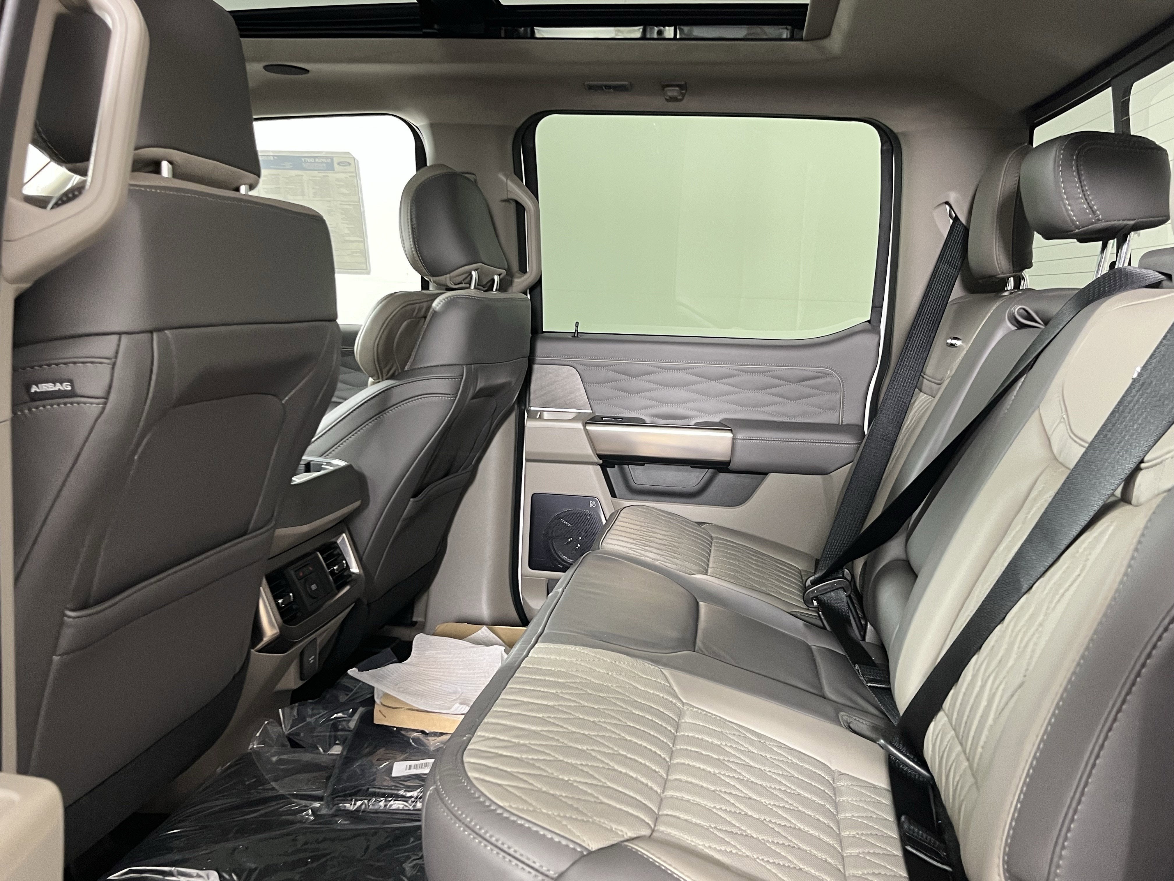 2025 Ford Super Duty F-350 SRW Platinum 4WD Crew Cab 8' Box